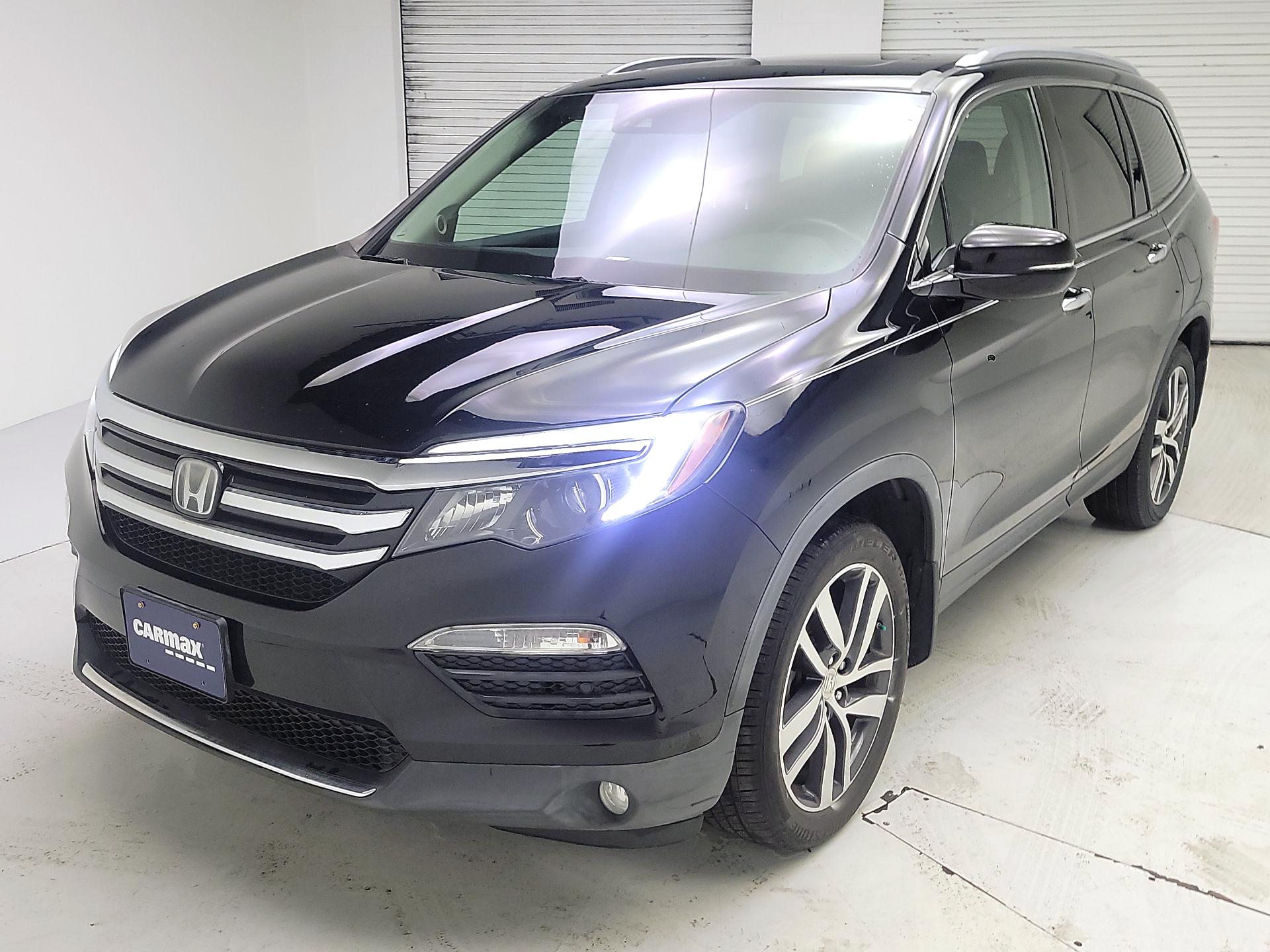 Thumbnail: 2017 Honda Pilot - 3