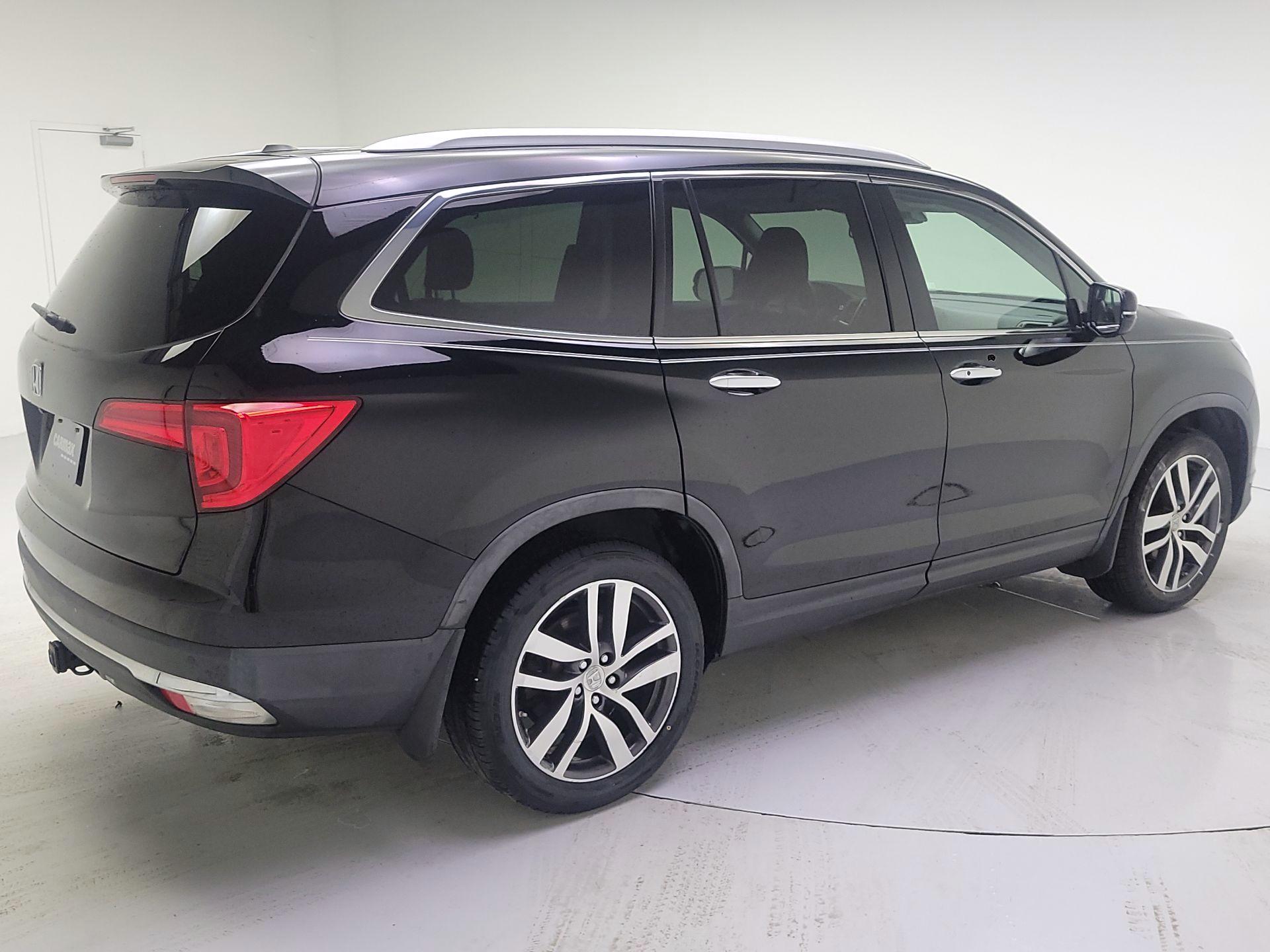 Thumbnail: 2017 Honda Pilot - 5