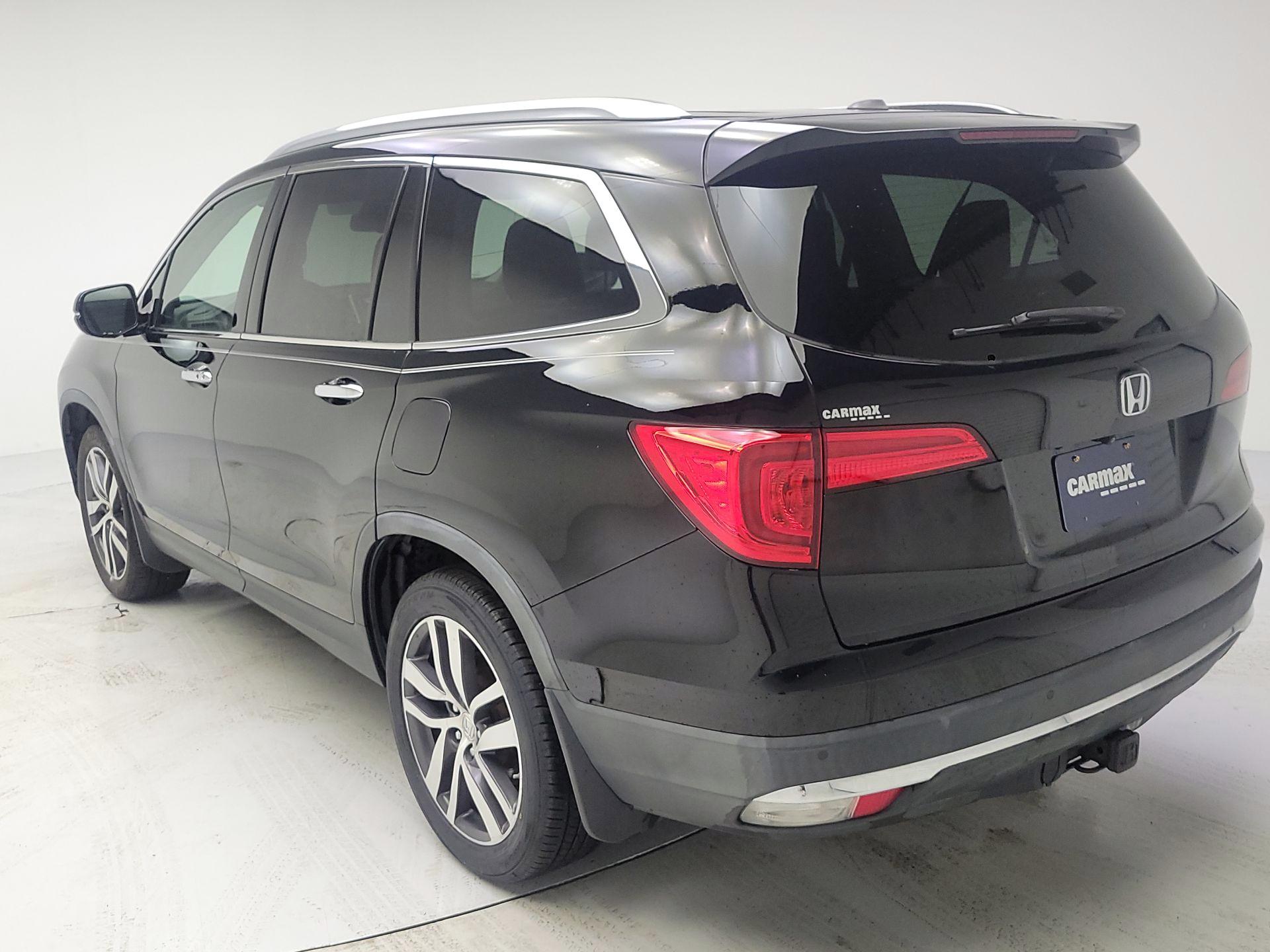 Thumbnail: 2017 Honda Pilot - 7