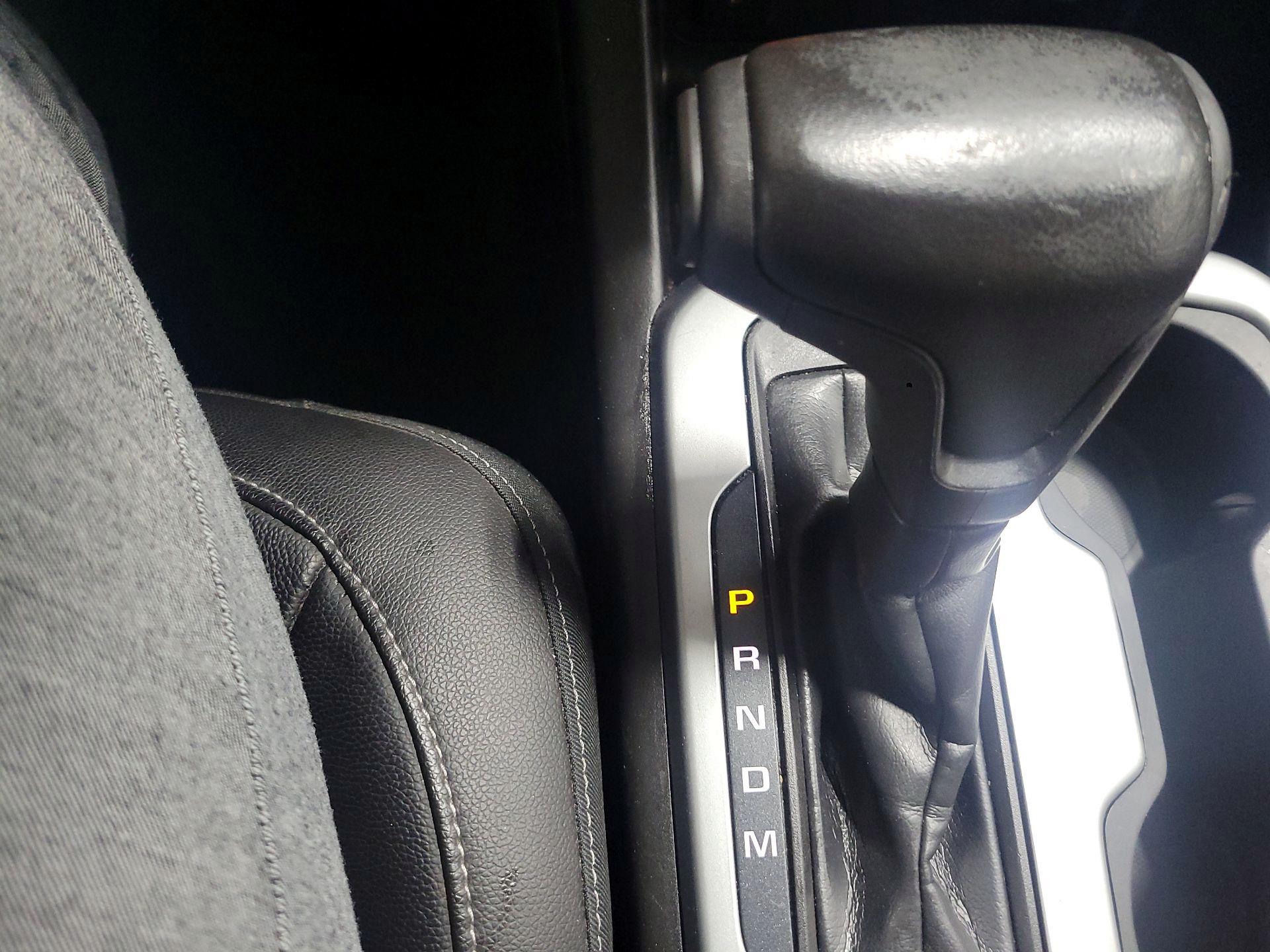Thumbnail: 2015 Chevrolet Colorado - 18