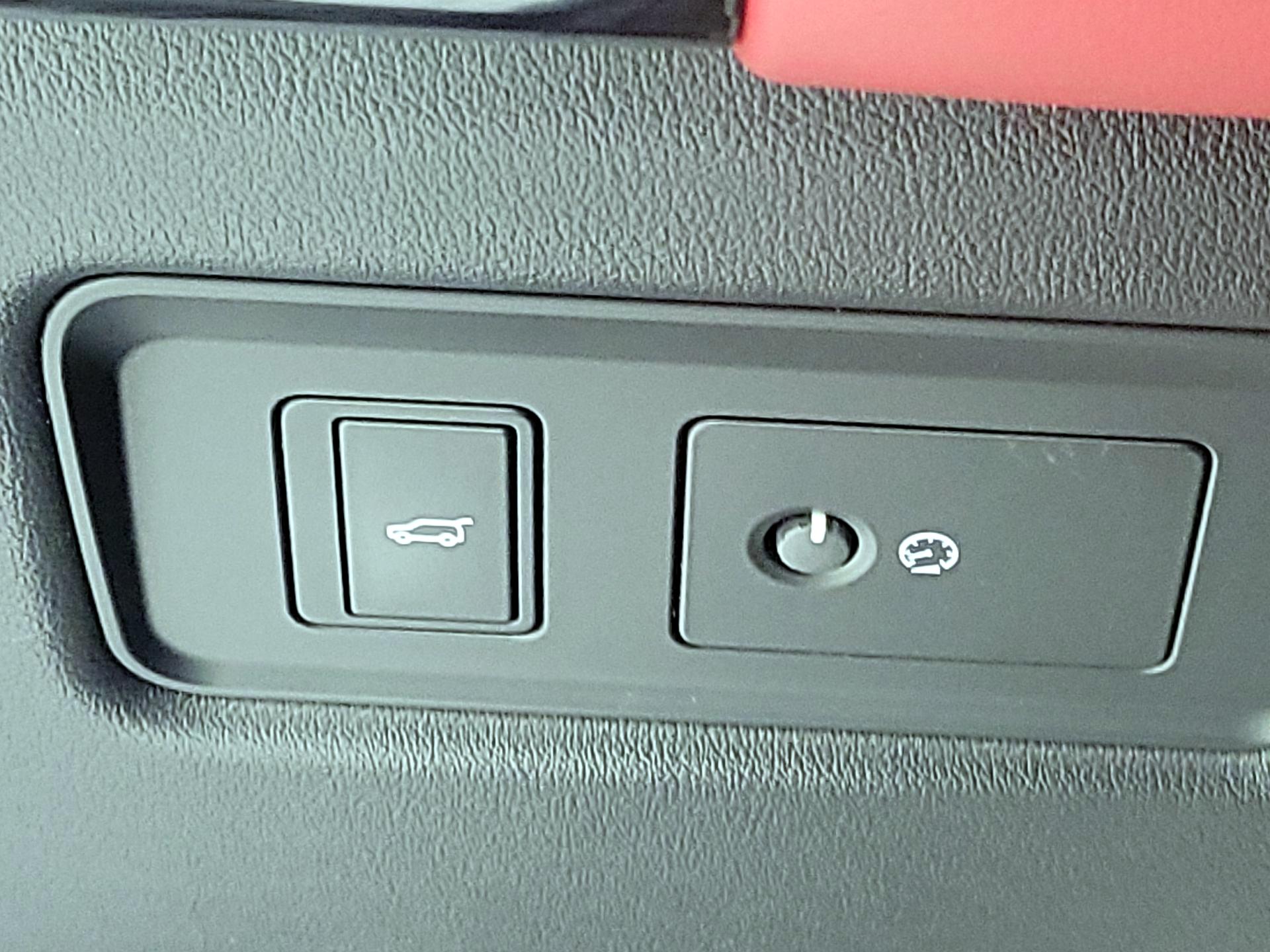 Thumbnail: 2022 Land Rover Range Rover Sport - 11