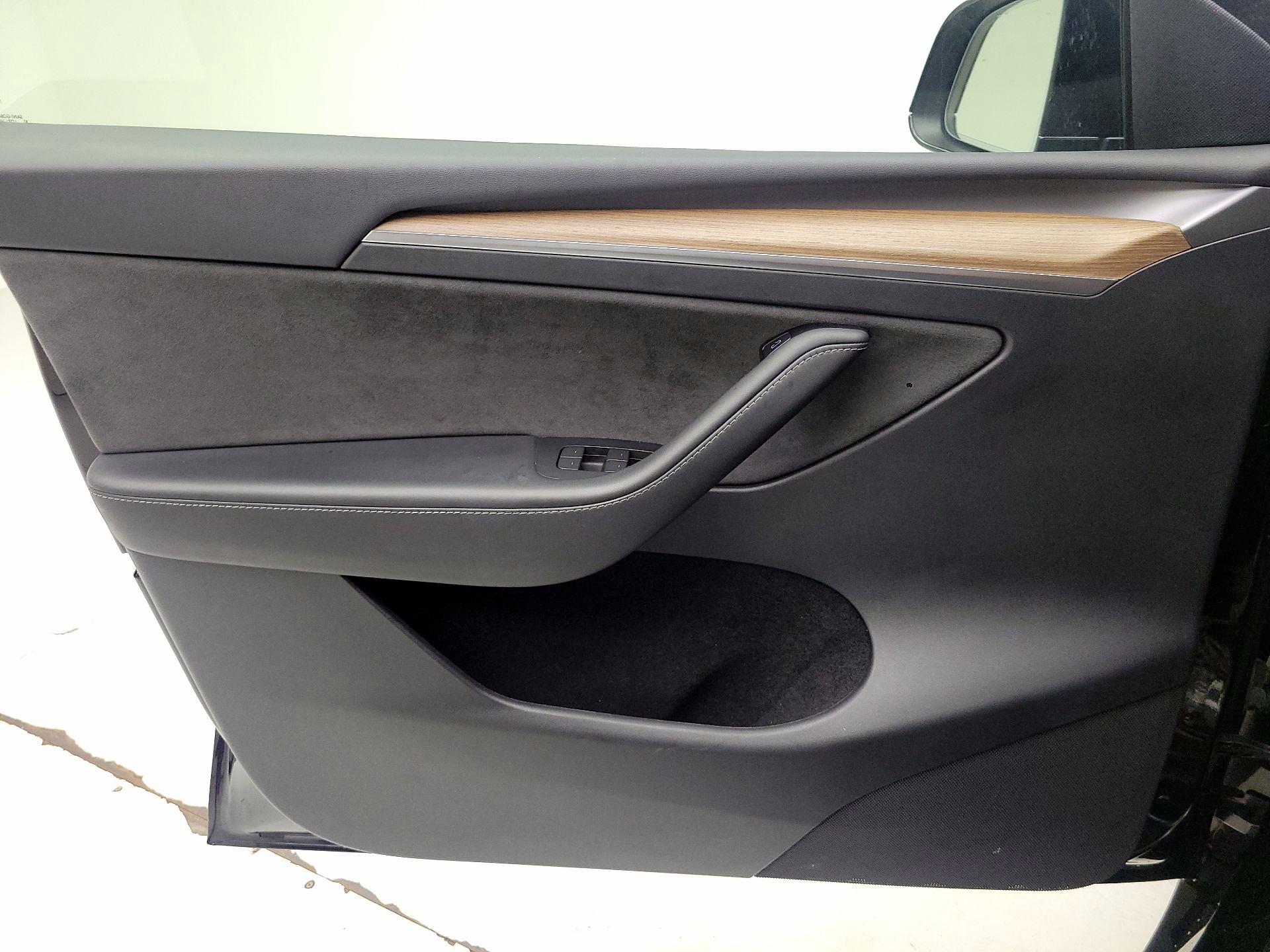 Thumbnail: 2023 Tesla Model Y - 10