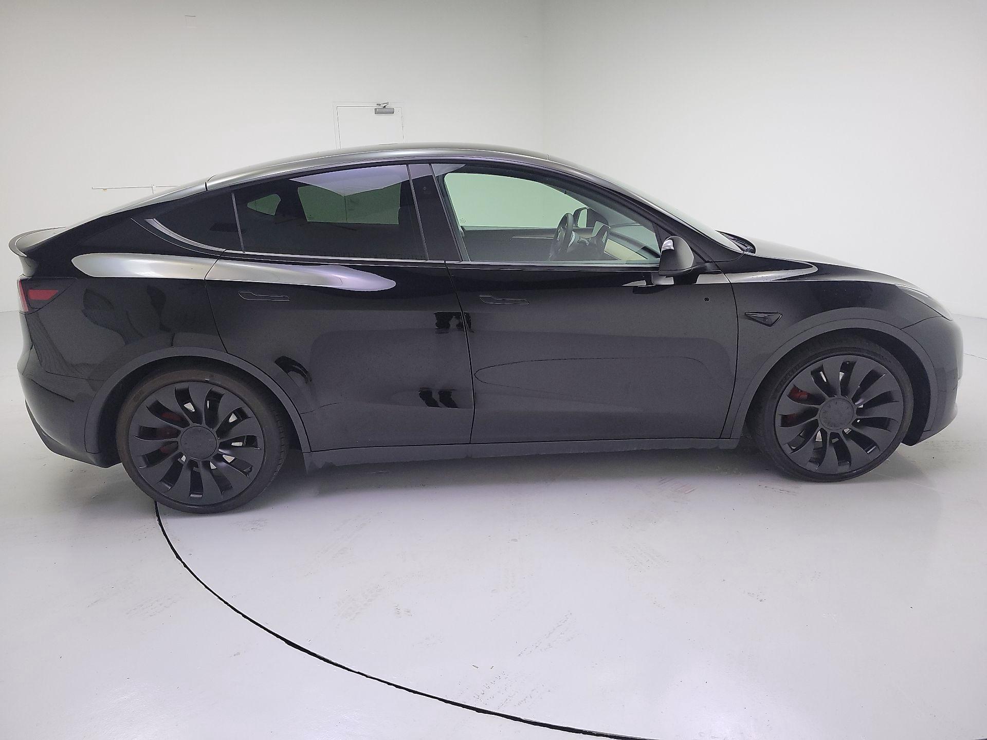 Thumbnail: 2023 Tesla Model Y - 4