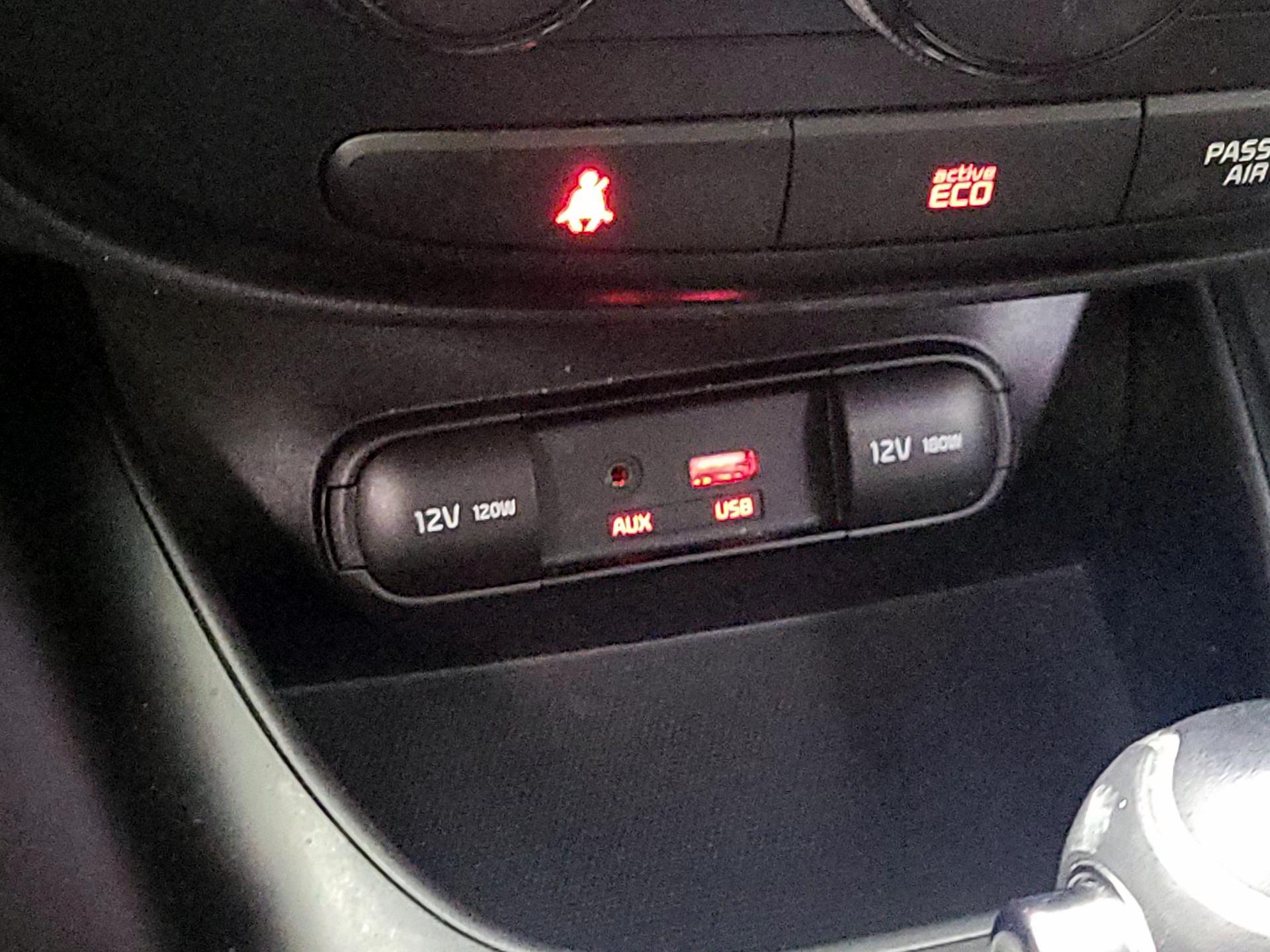 Thumbnail: 2016 Kia Soul - 16