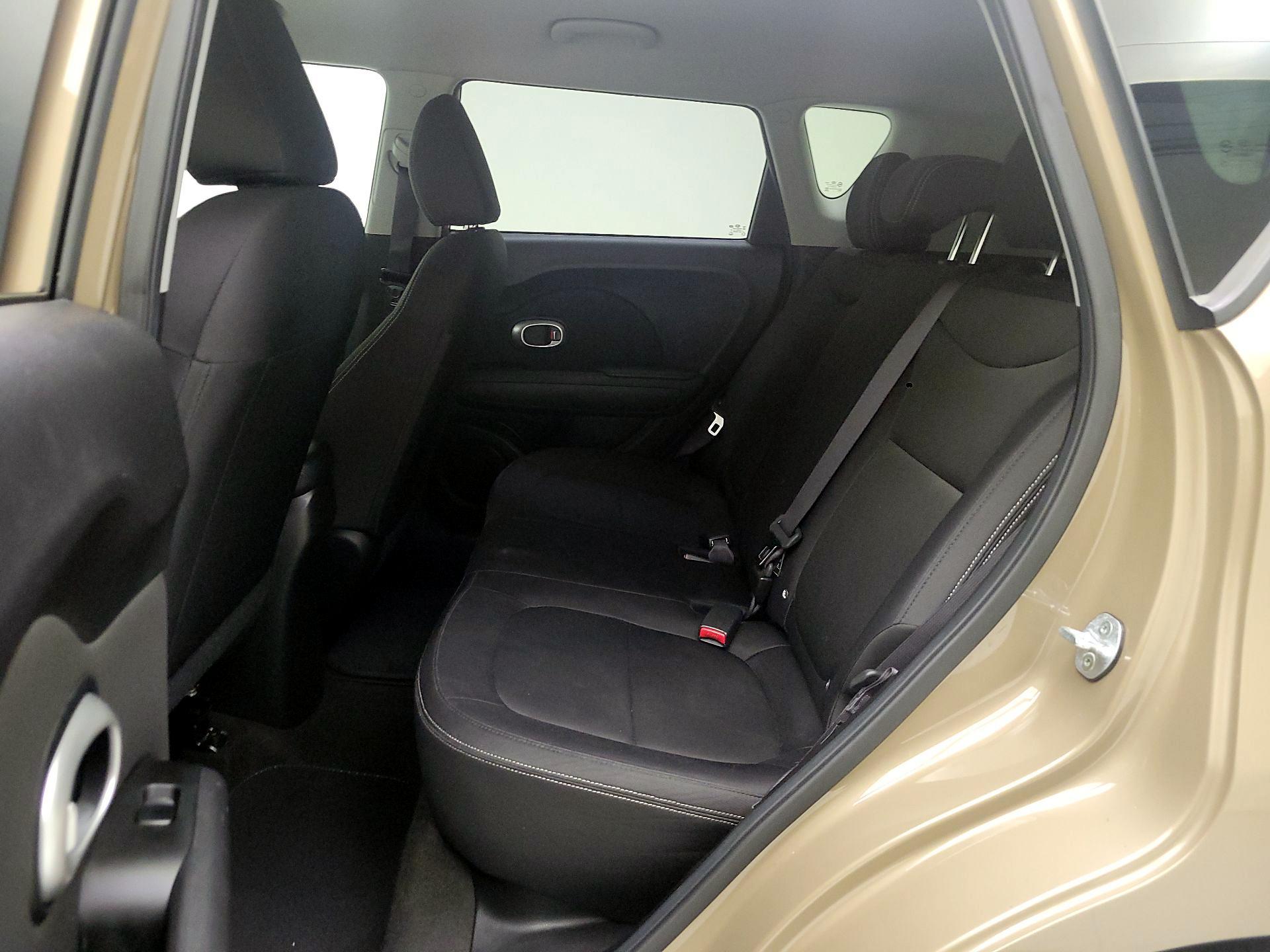 Thumbnail: 2016 Kia Soul - 17