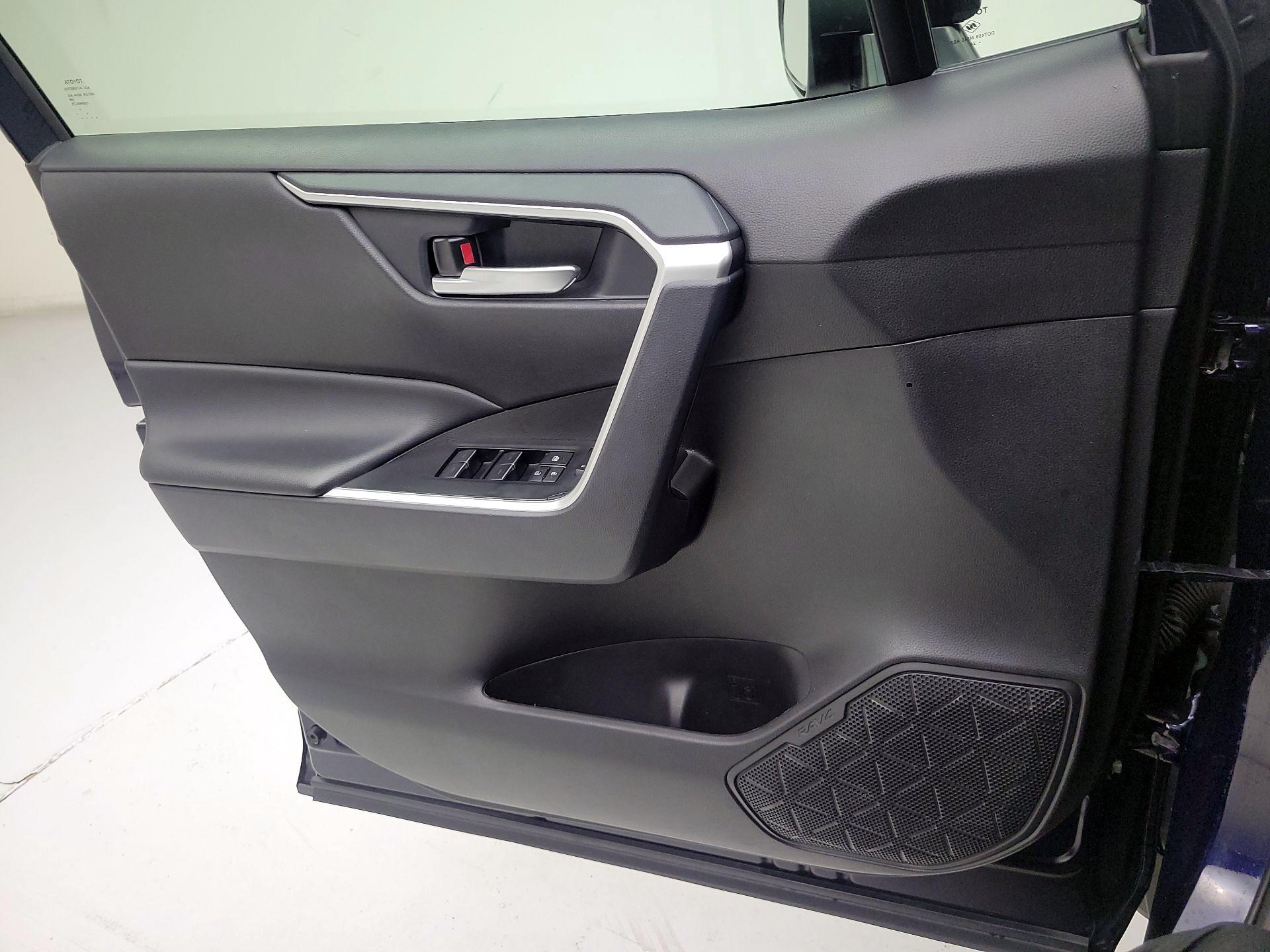 Thumbnail: 2024 Toyota RAV4 - 10