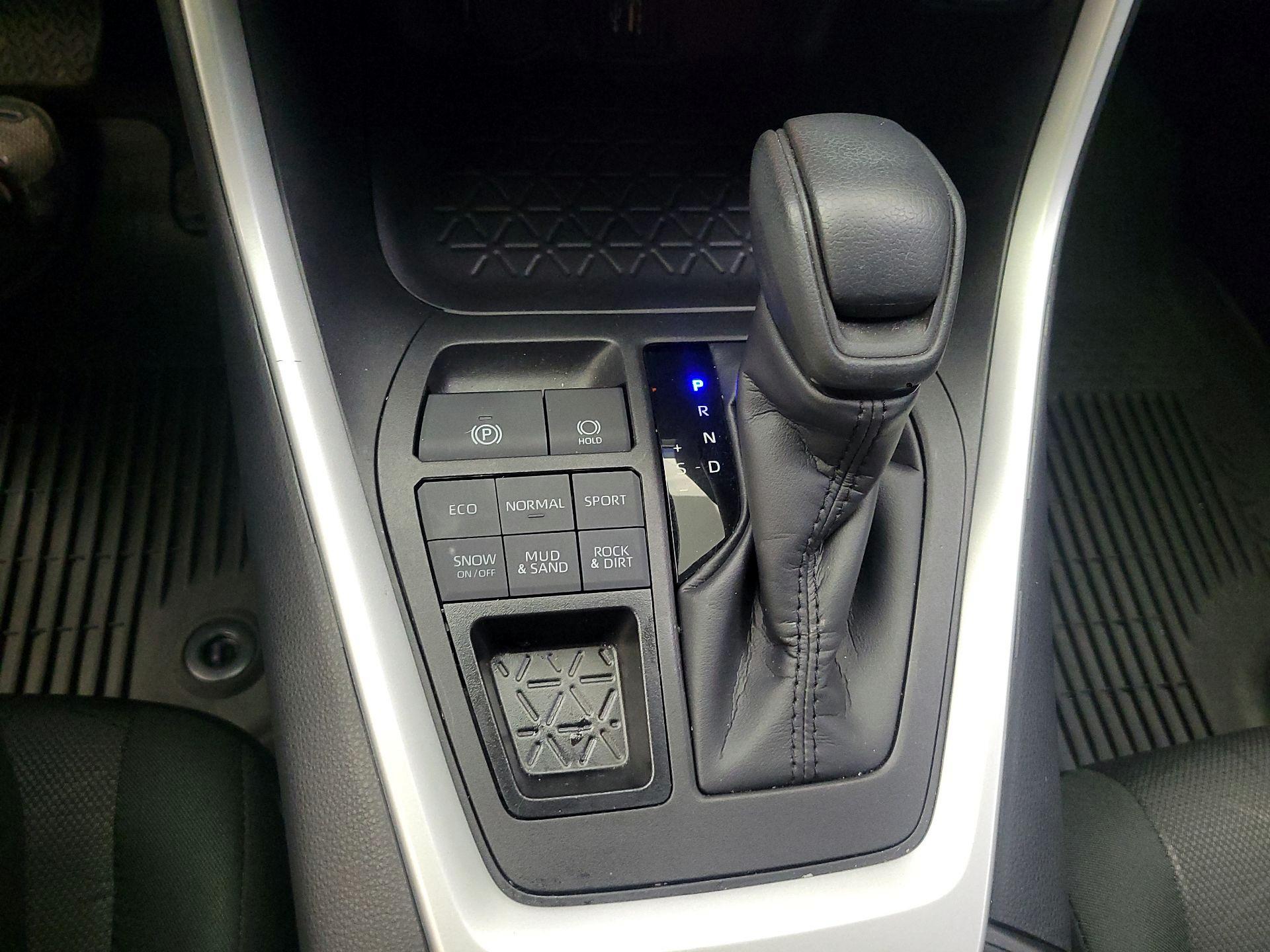 Thumbnail: 2024 Toyota RAV4 - 15