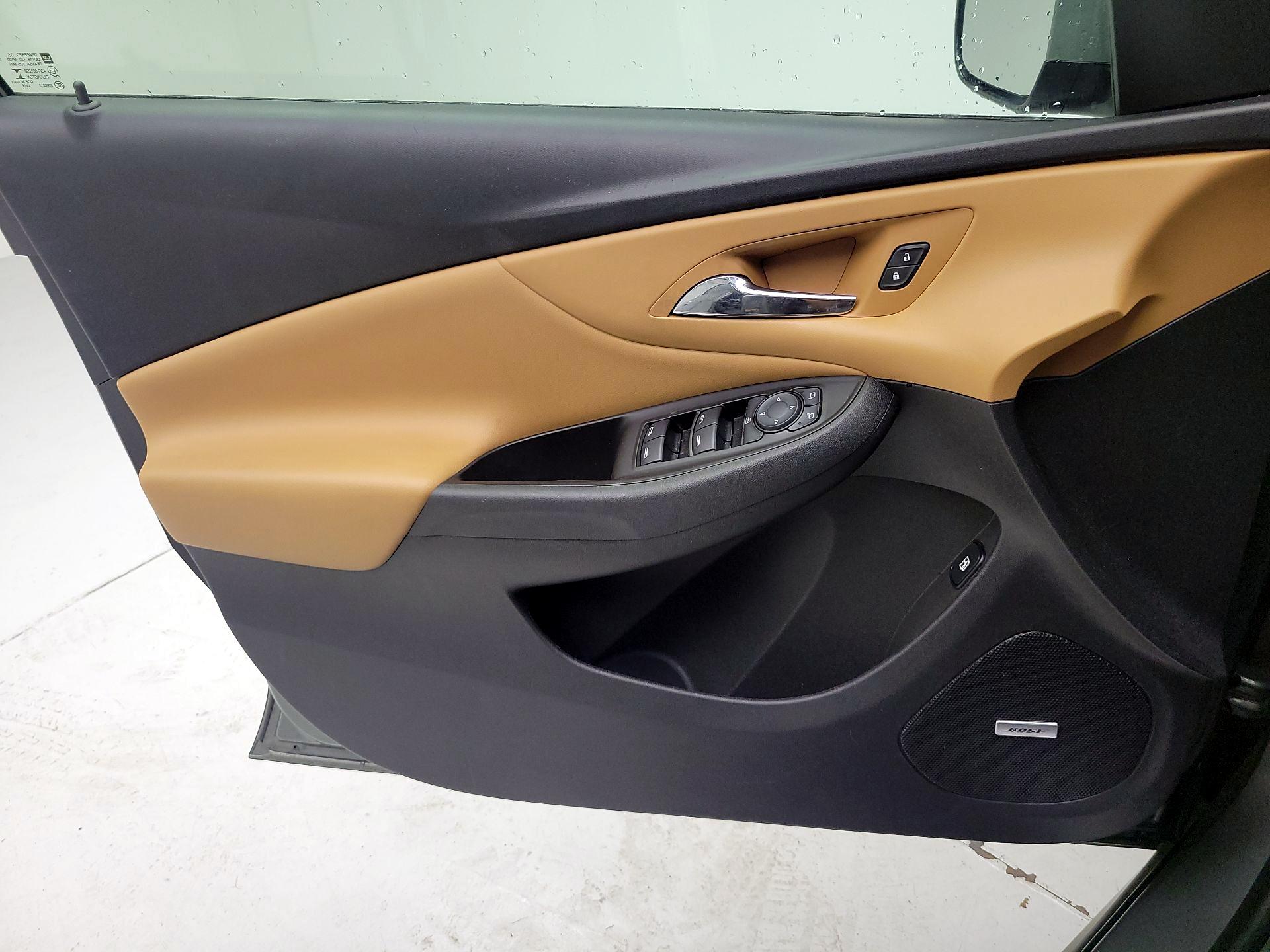 Thumbnail: 2017 Chevrolet Volt - 10
