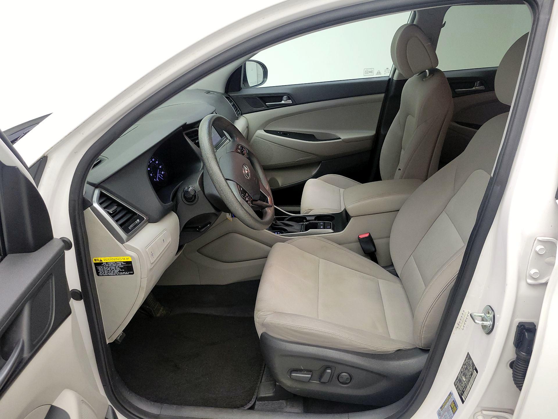 Thumbnail: 2016 Hyundai Tucson - 9