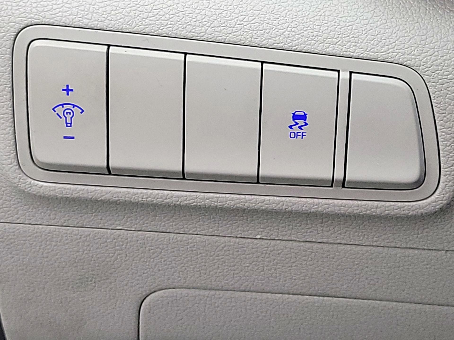 Thumbnail: 2016 Hyundai Tucson - 11