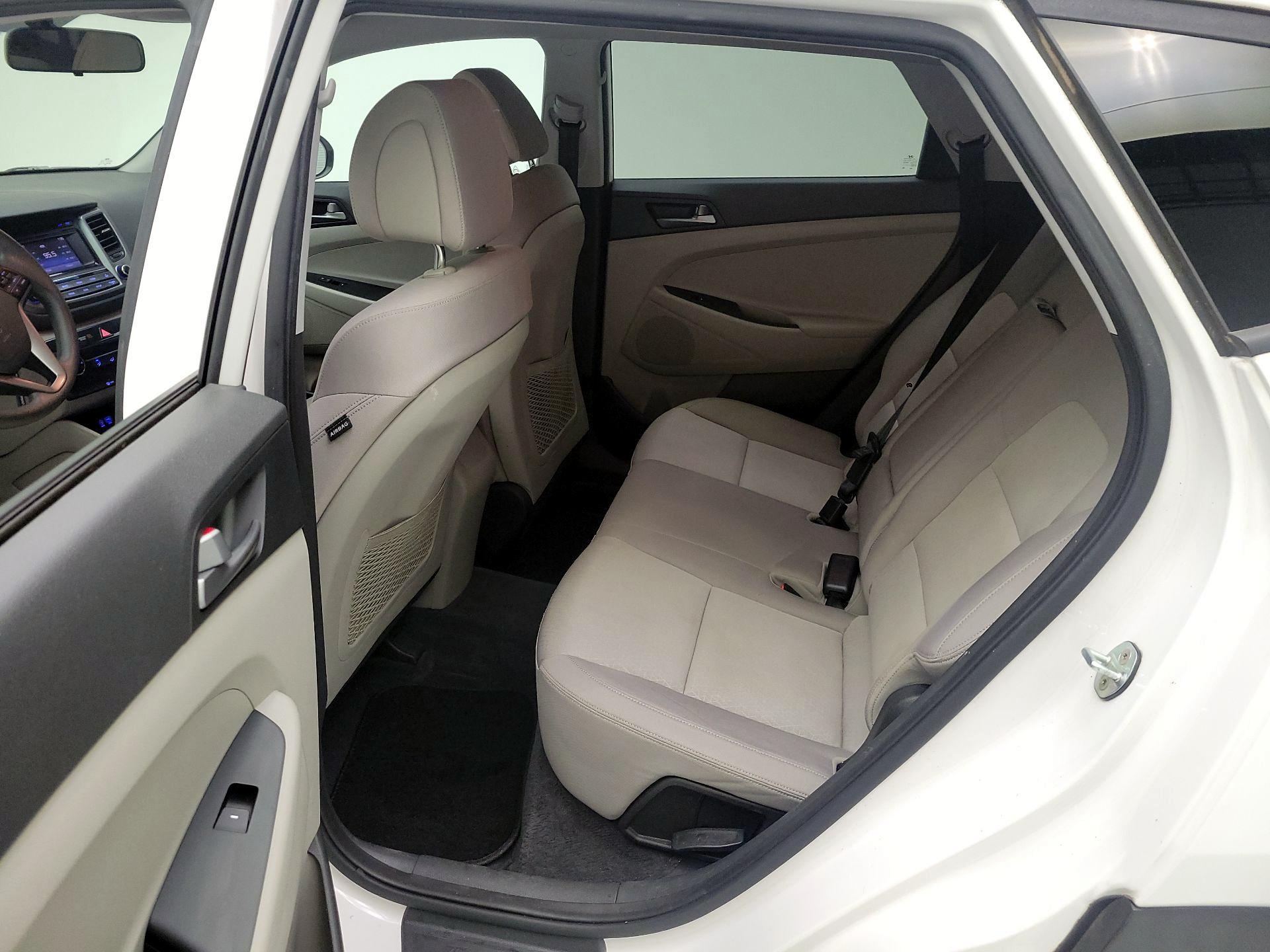 Thumbnail: 2016 Hyundai Tucson - 17