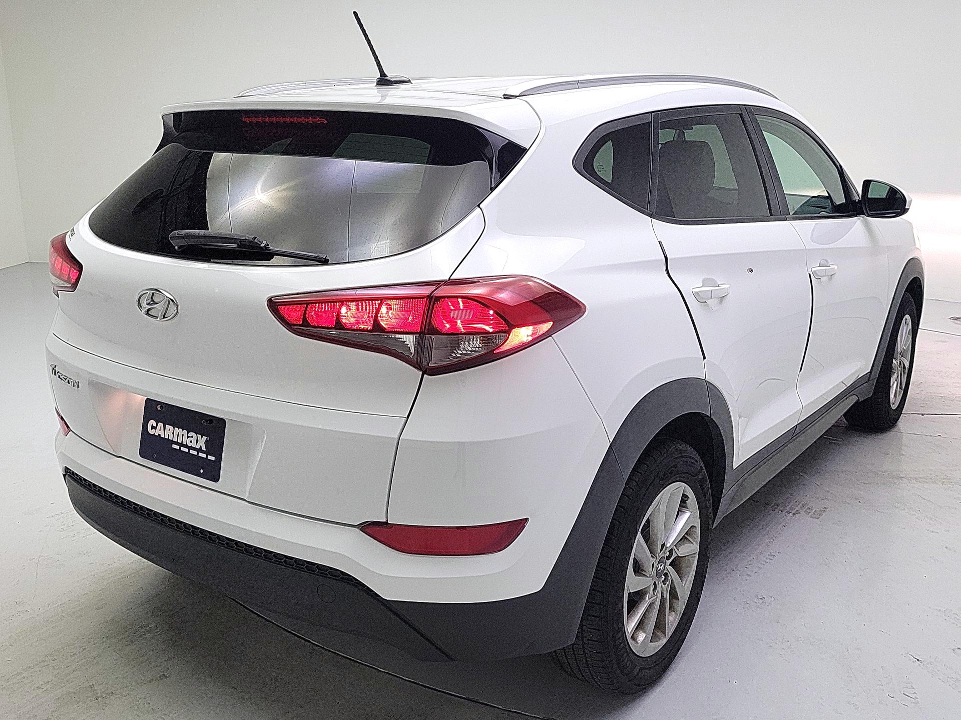 Thumbnail: 2016 Hyundai Tucson - 5