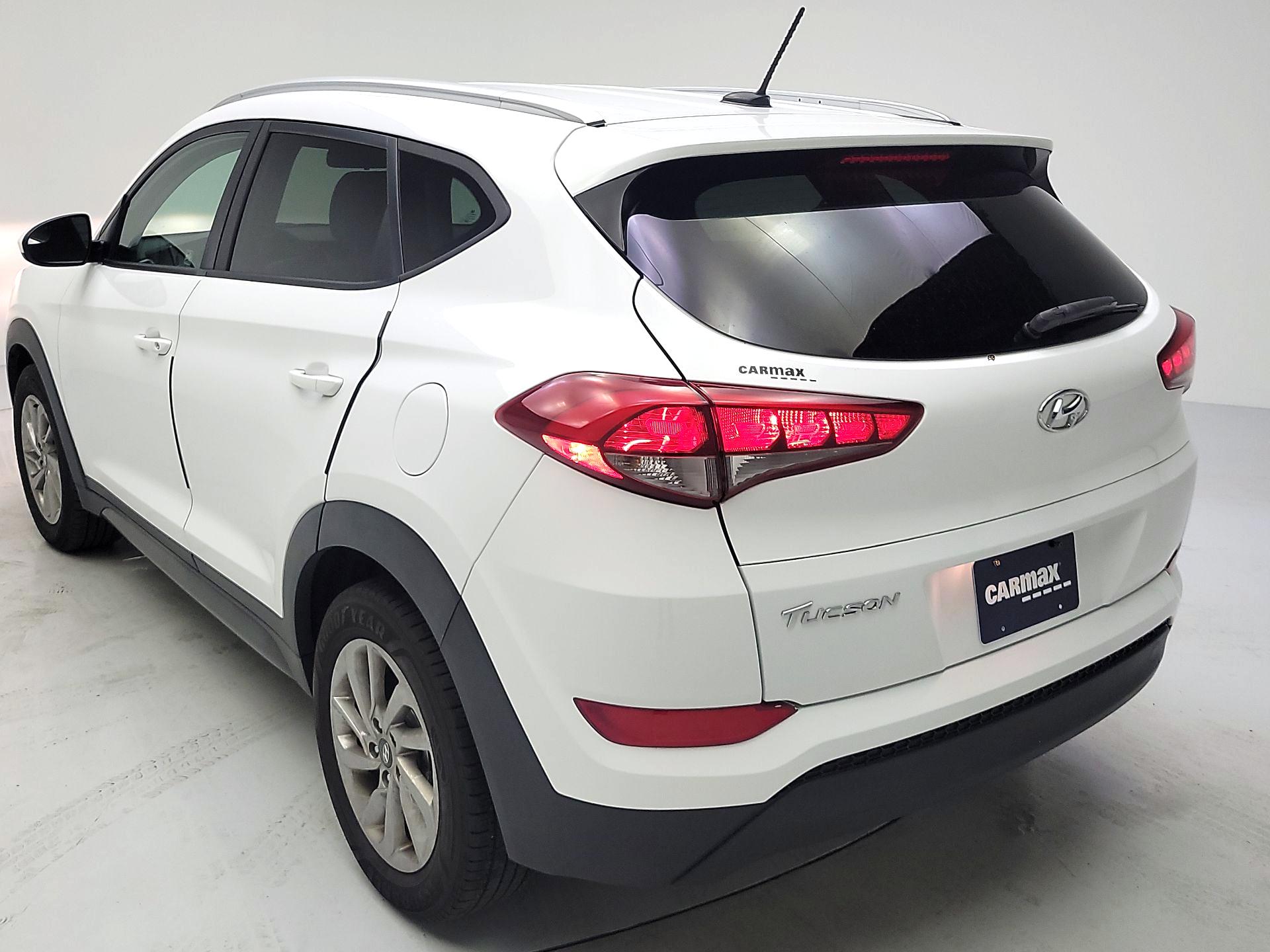 Thumbnail: 2016 Hyundai Tucson - 7