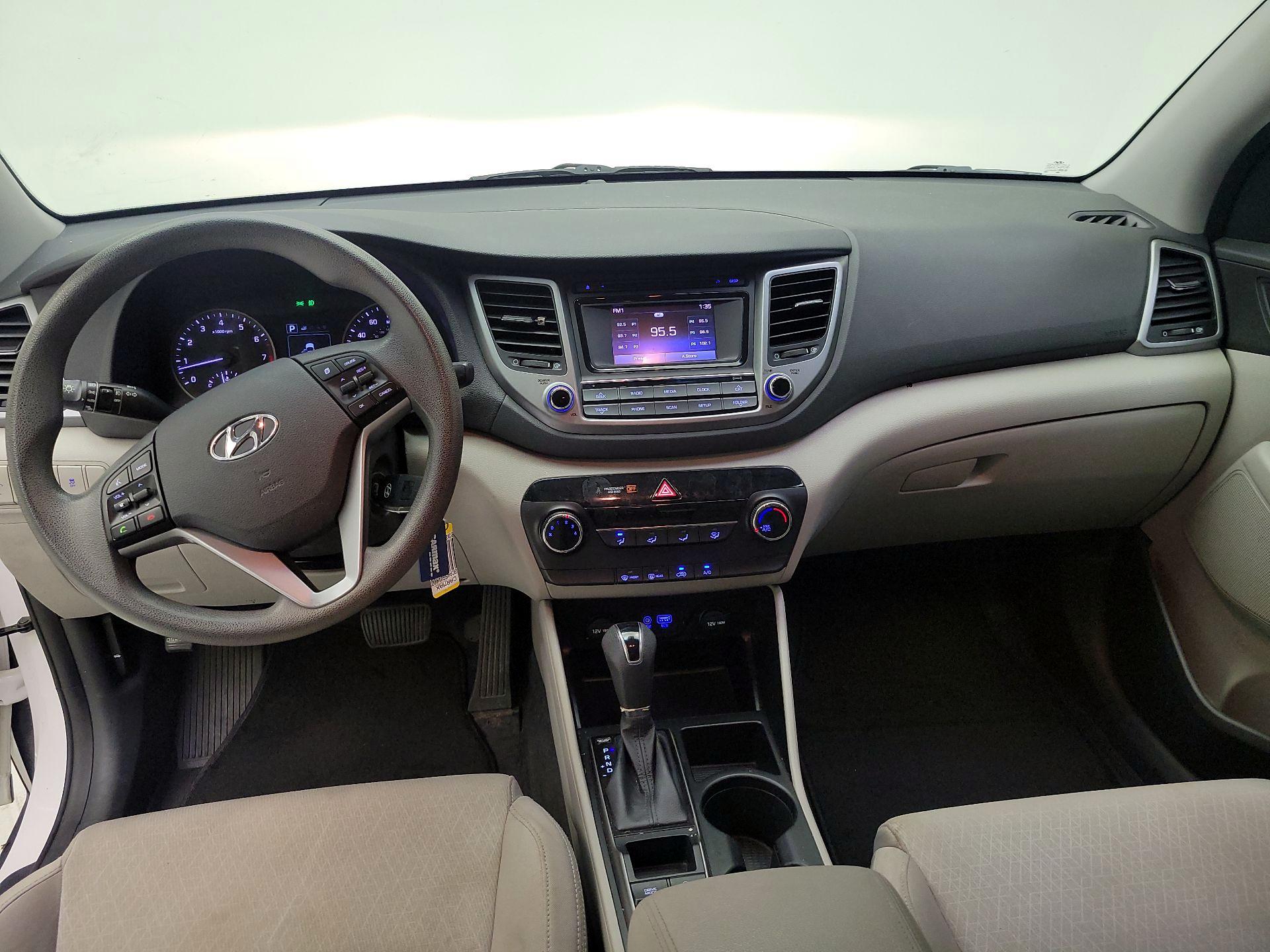 Thumbnail: 2016 Hyundai Tucson - 8