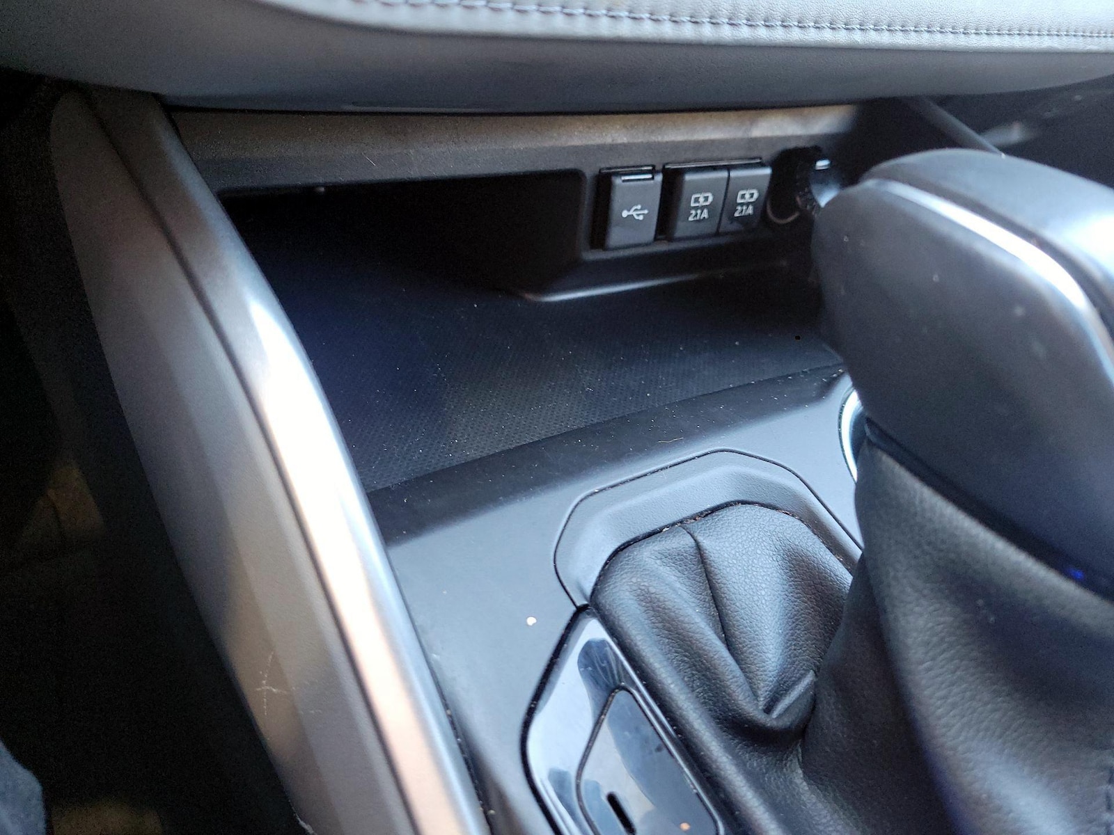 2021 Toyota Highlander XLE - Photo 18