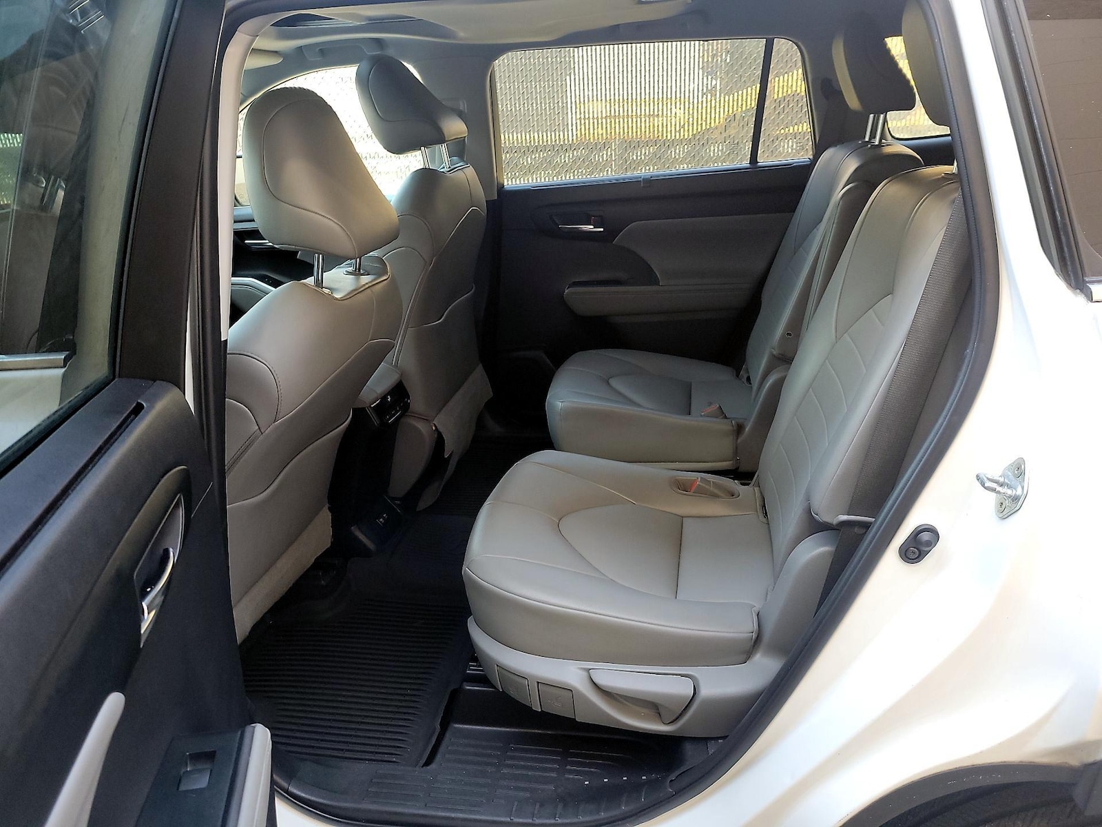2021 Toyota Highlander XLE - Photo 20
