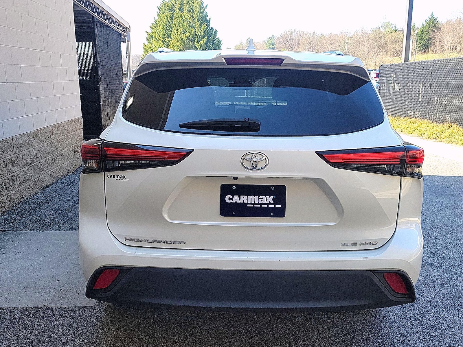 2021 Toyota Highlander XLE - Photo 6