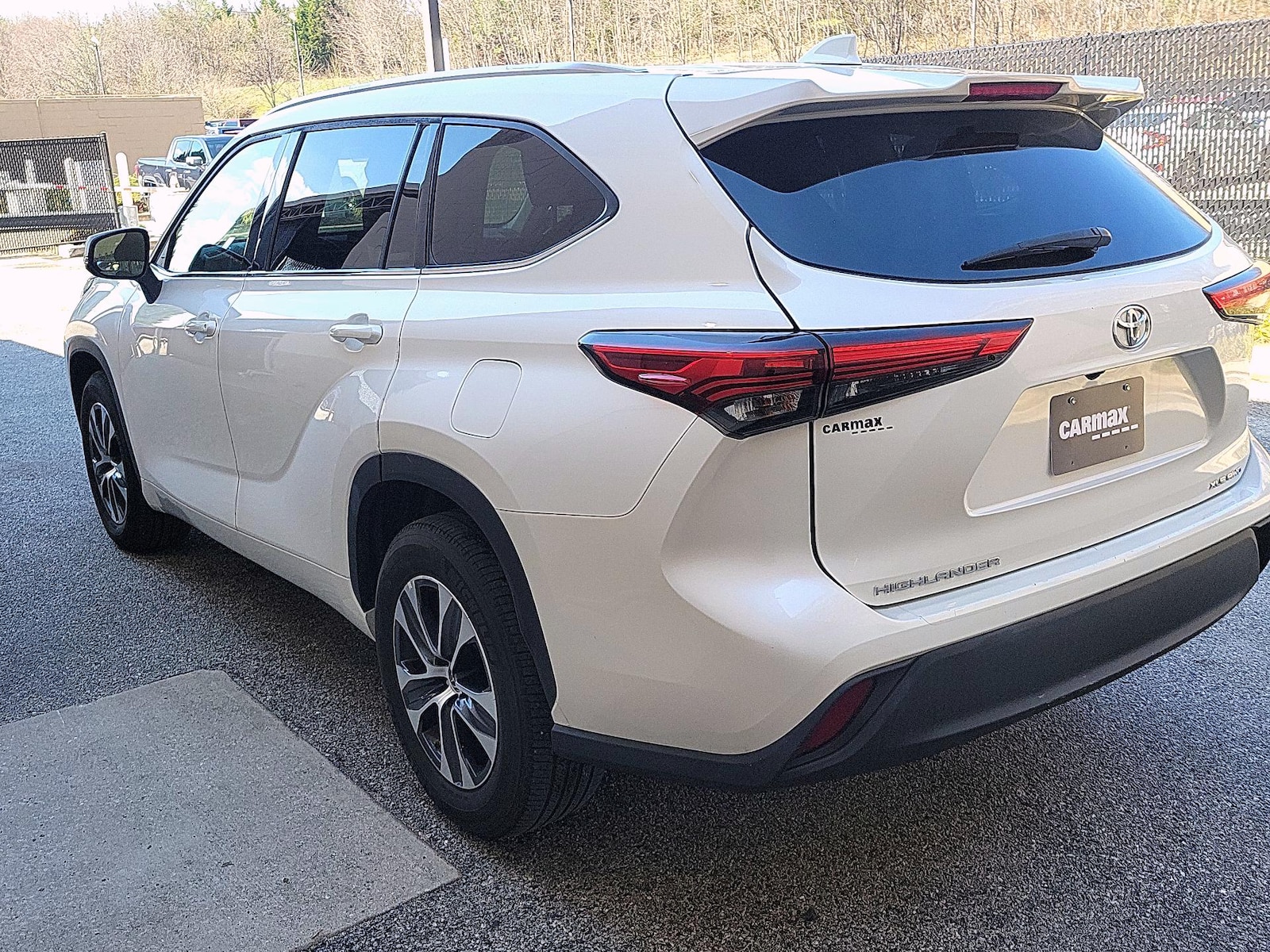 2021 Toyota Highlander XLE - Photo 7