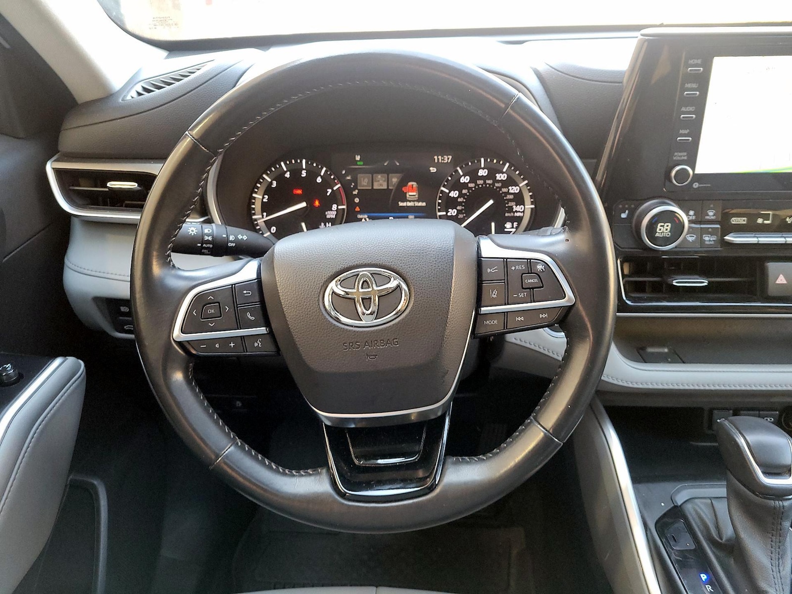 2021 Toyota Highlander XLE - Photo 9