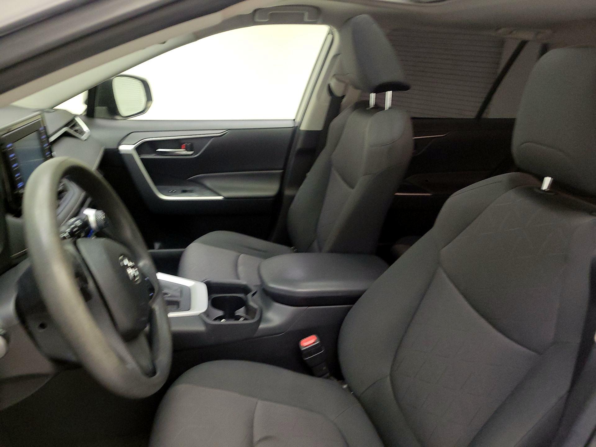 Thumbnail: 2019 Toyota RAV4 - 9