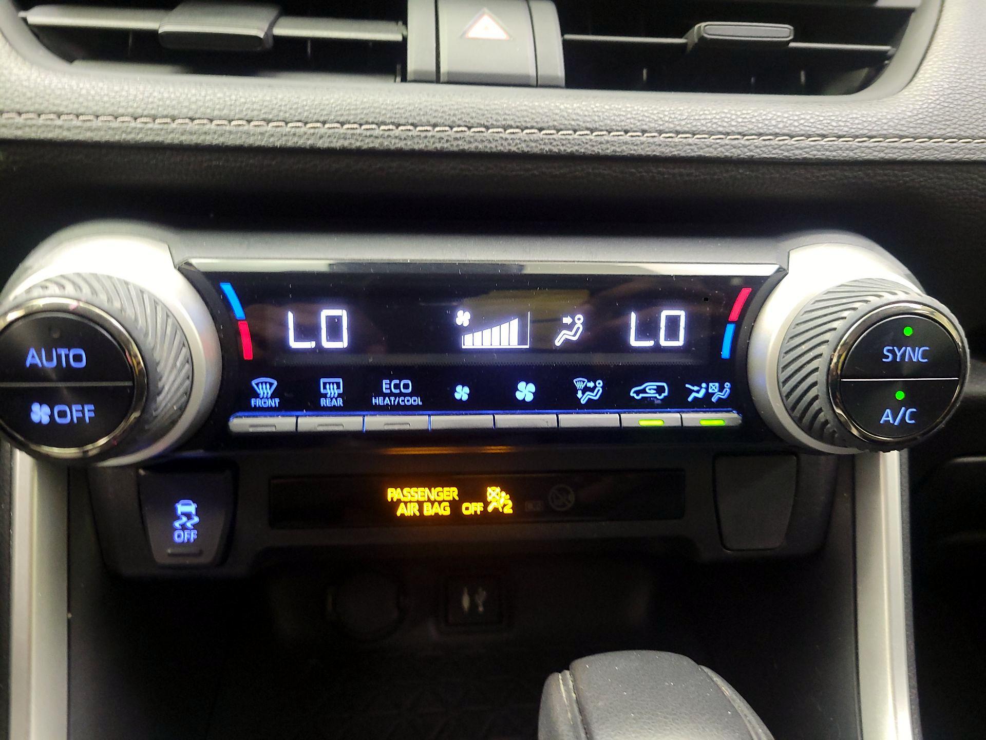 Thumbnail: 2019 Toyota RAV4 - 14