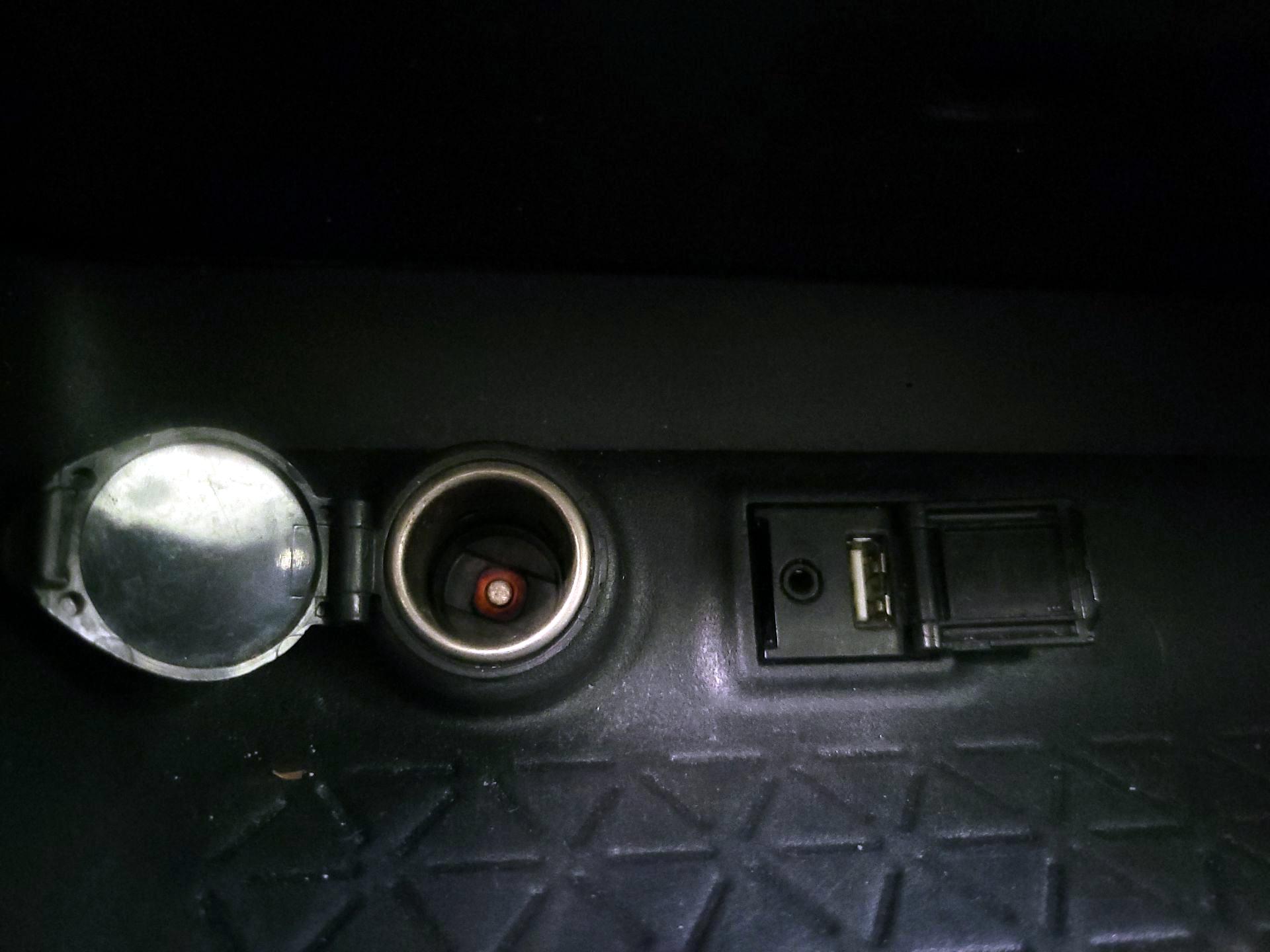 Thumbnail: 2019 Toyota RAV4 - 16