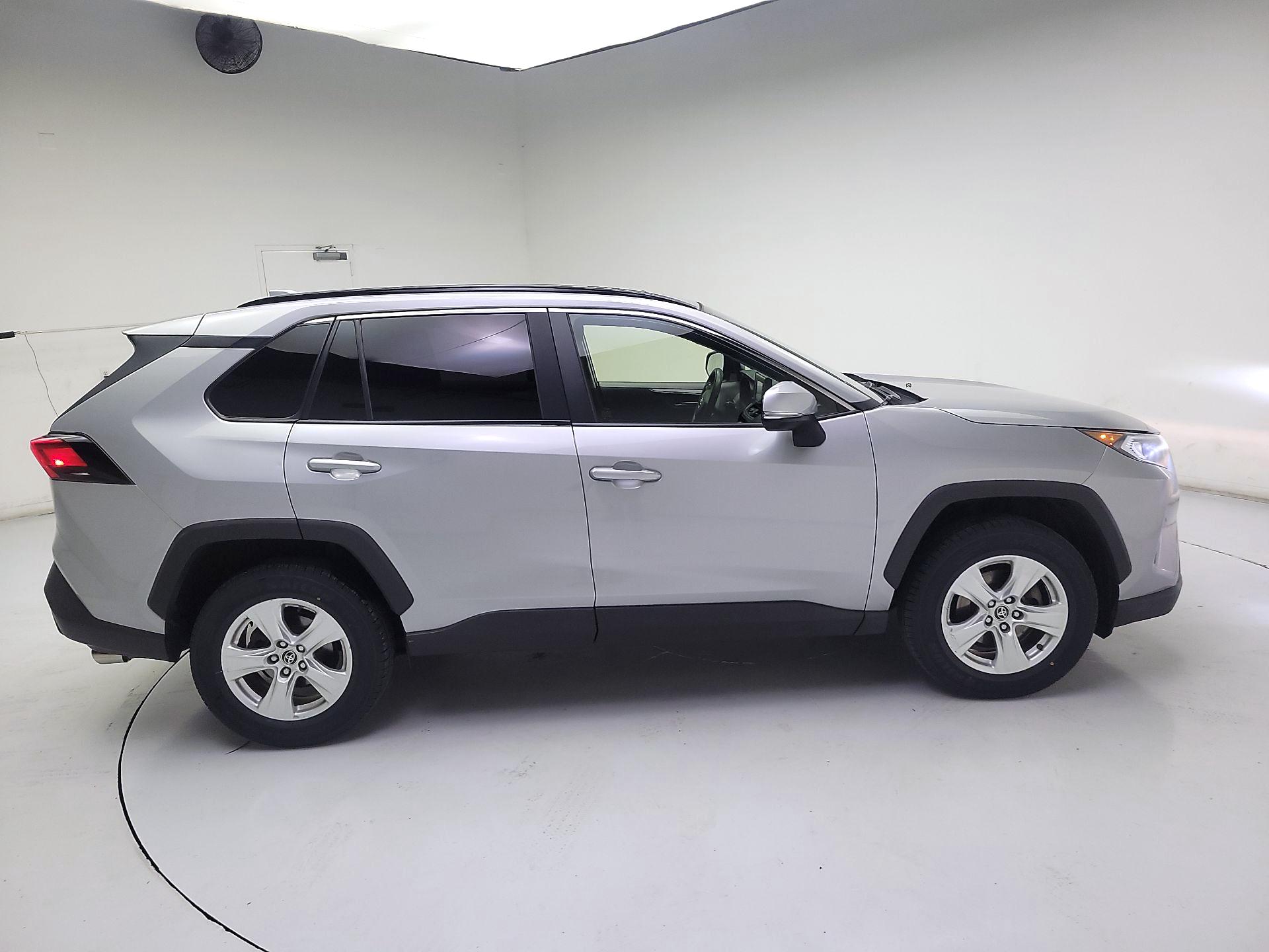 Thumbnail: 2019 Toyota RAV4 - 4