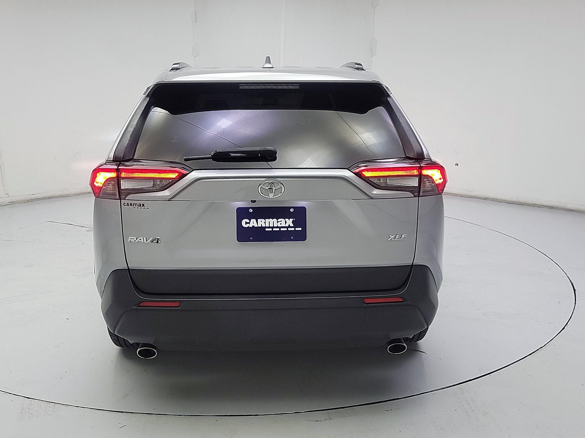 Thumbnail: 2019 Toyota RAV4 - 6