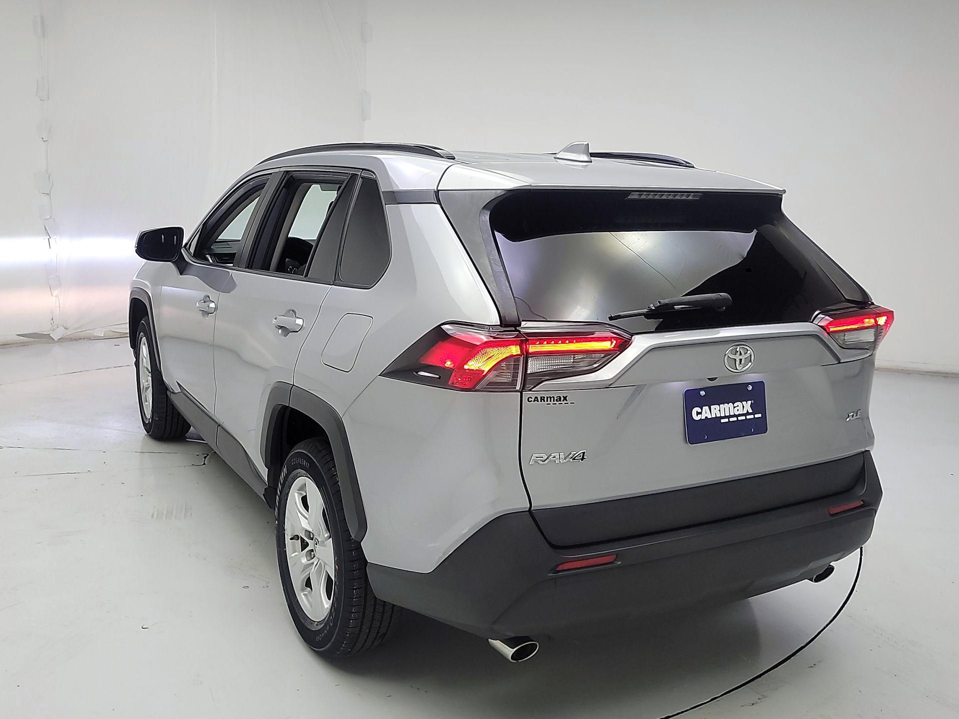 Thumbnail: 2019 Toyota RAV4 - 7