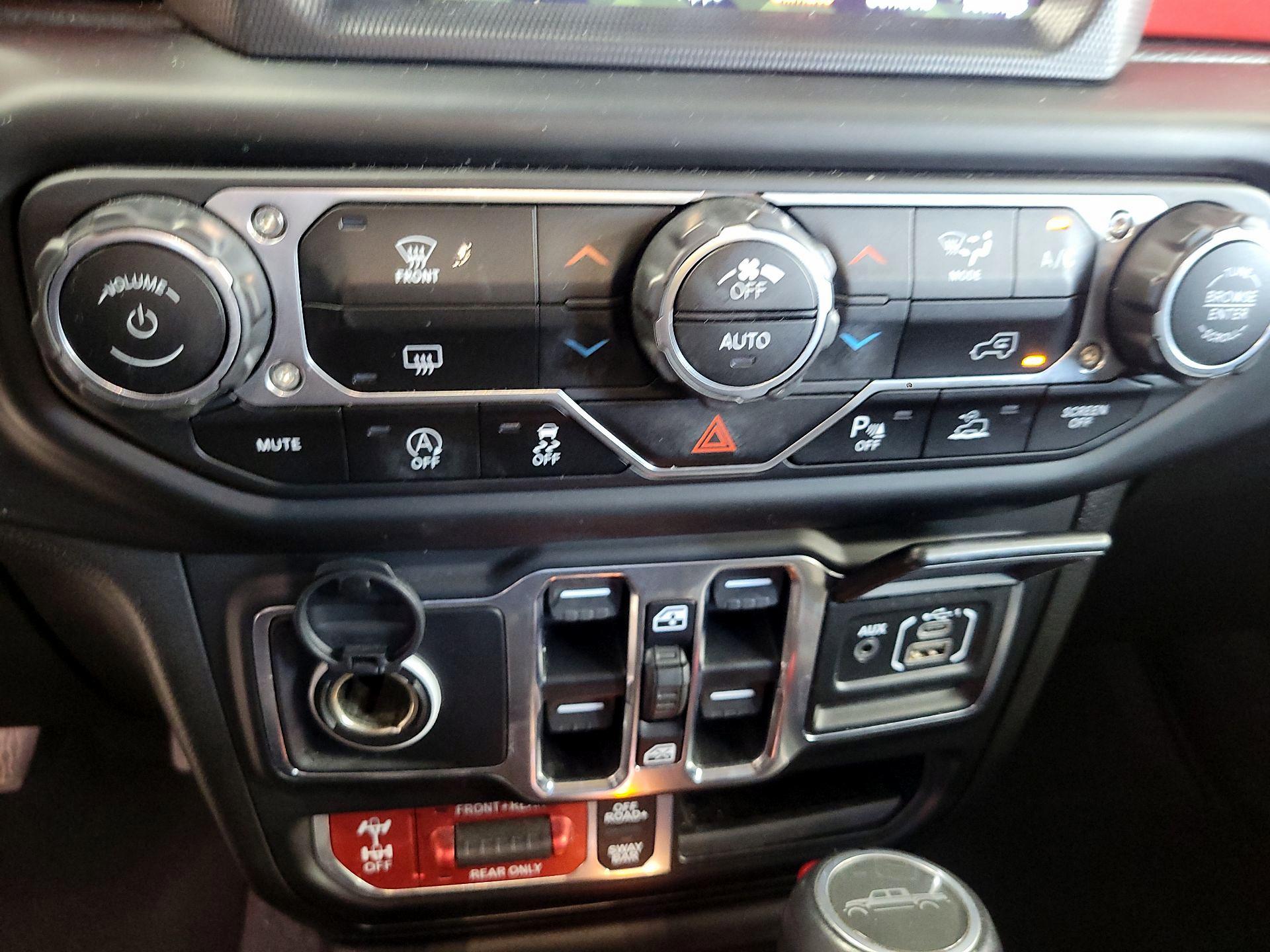 Thumbnail: 2020 Jeep Gladiator - 17