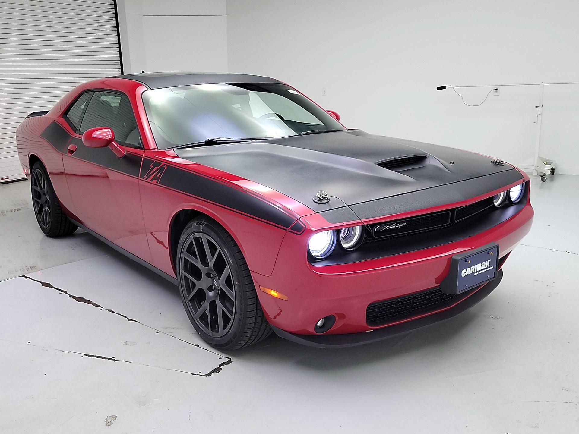 Thumbnail: 2017 Dodge Challenger - 1