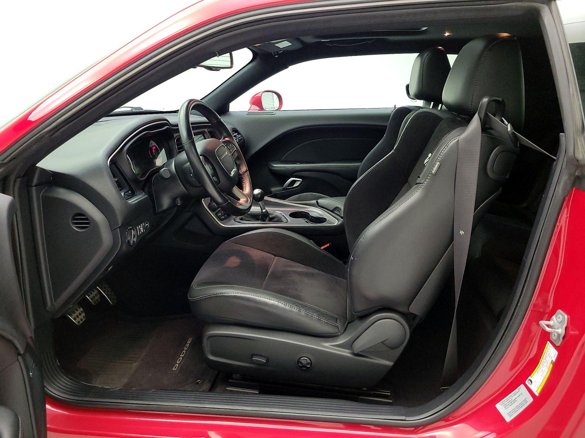 Thumbnail: 2017 Dodge Challenger - 9