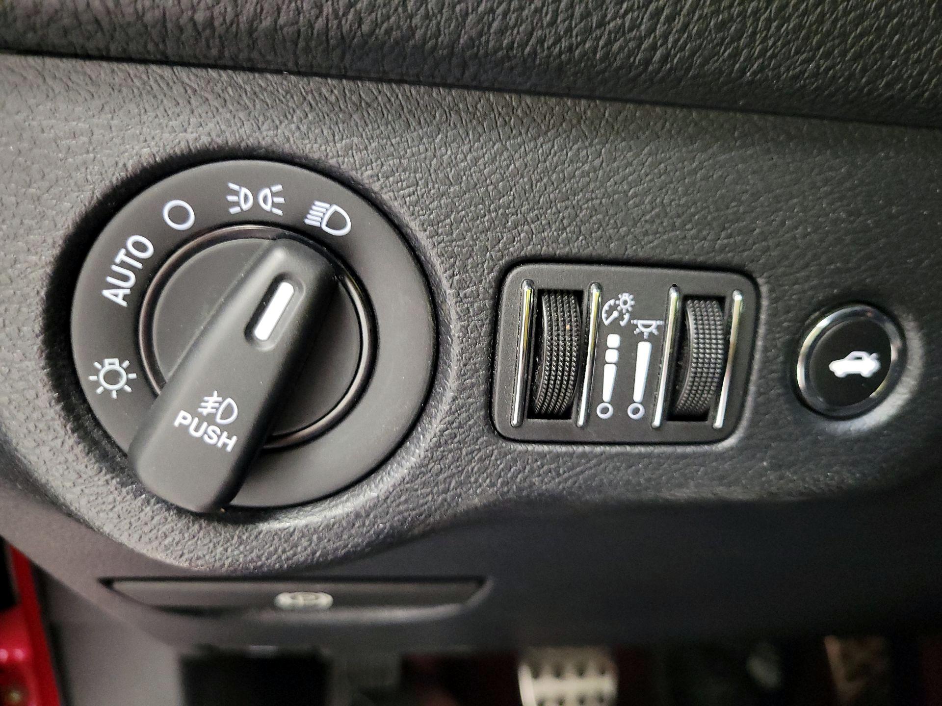 Thumbnail: 2017 Dodge Challenger - 11