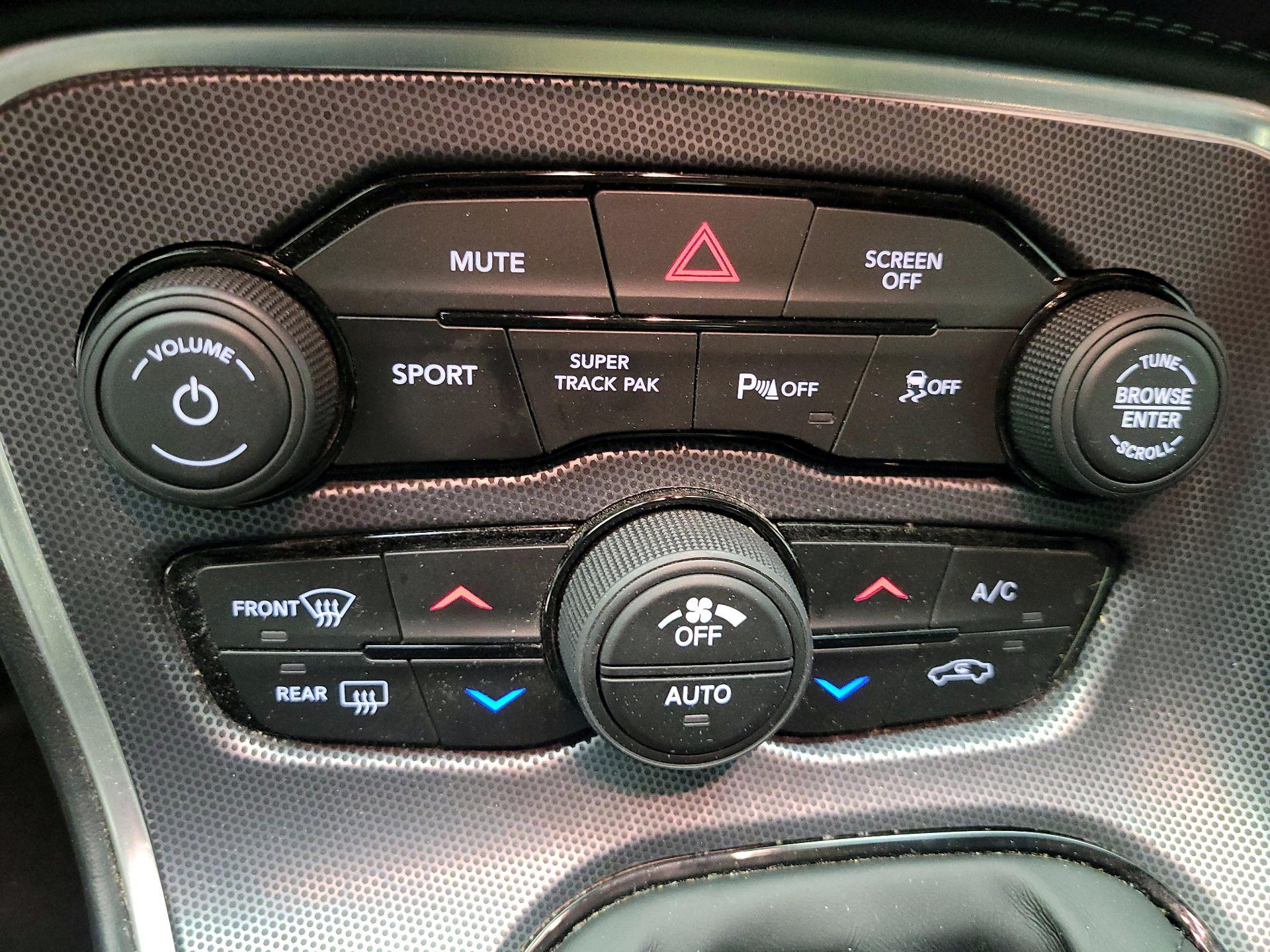 Thumbnail: 2017 Dodge Challenger - 15