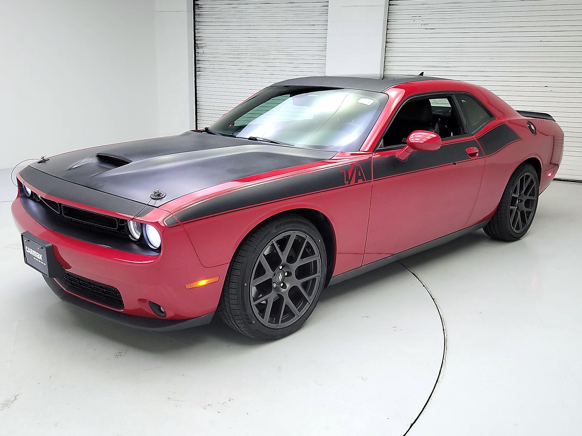Thumbnail: 2017 Dodge Challenger - 3