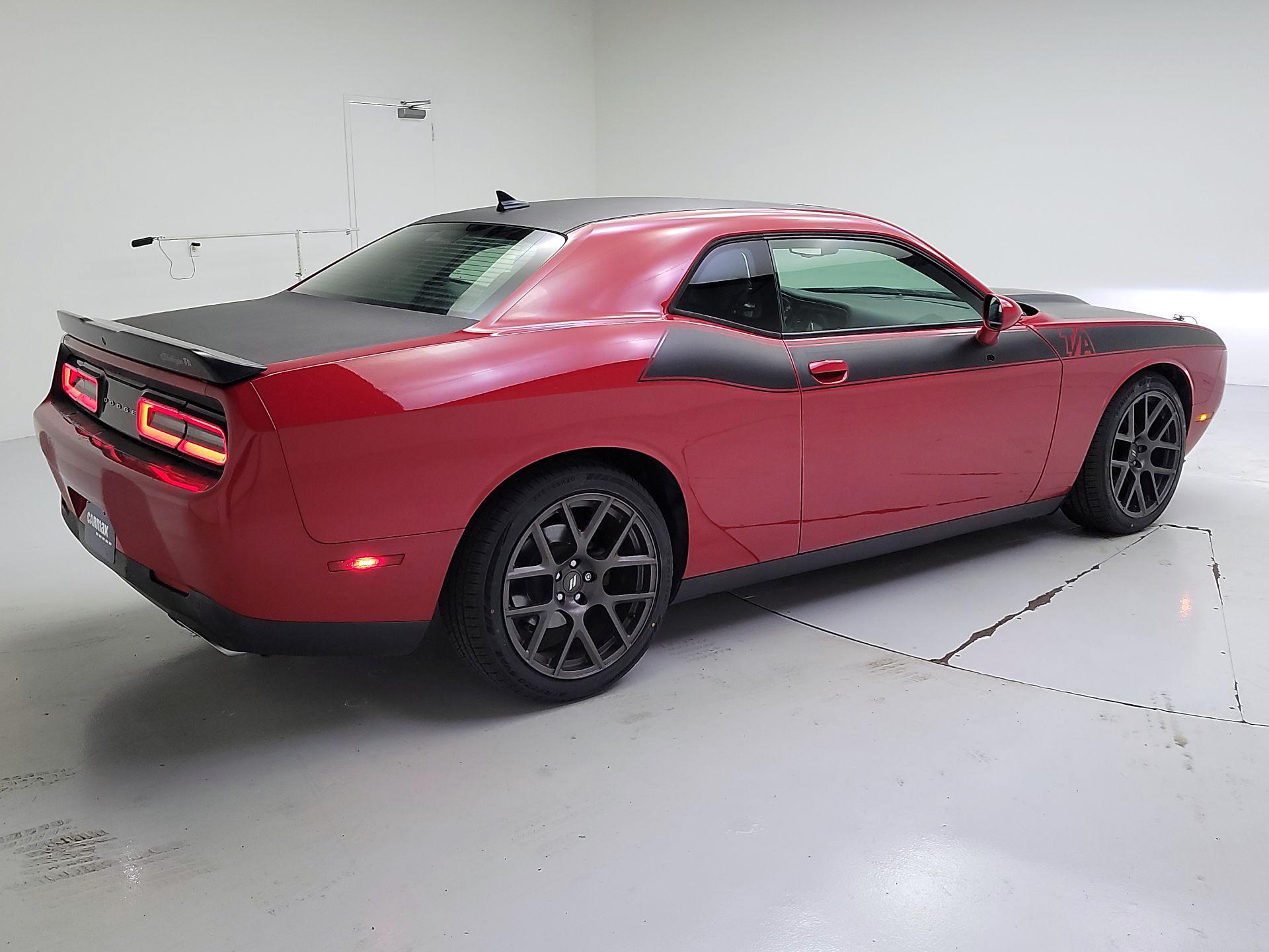 Thumbnail: 2017 Dodge Challenger - 5