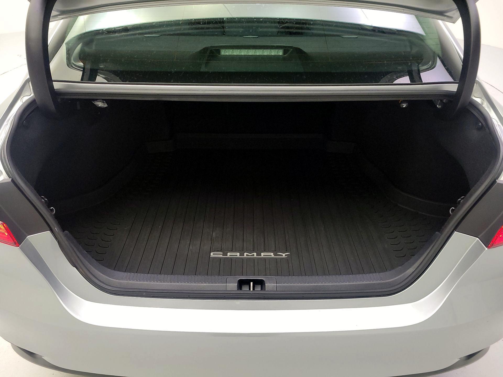 Thumbnail: 2020 Toyota Camry - 18