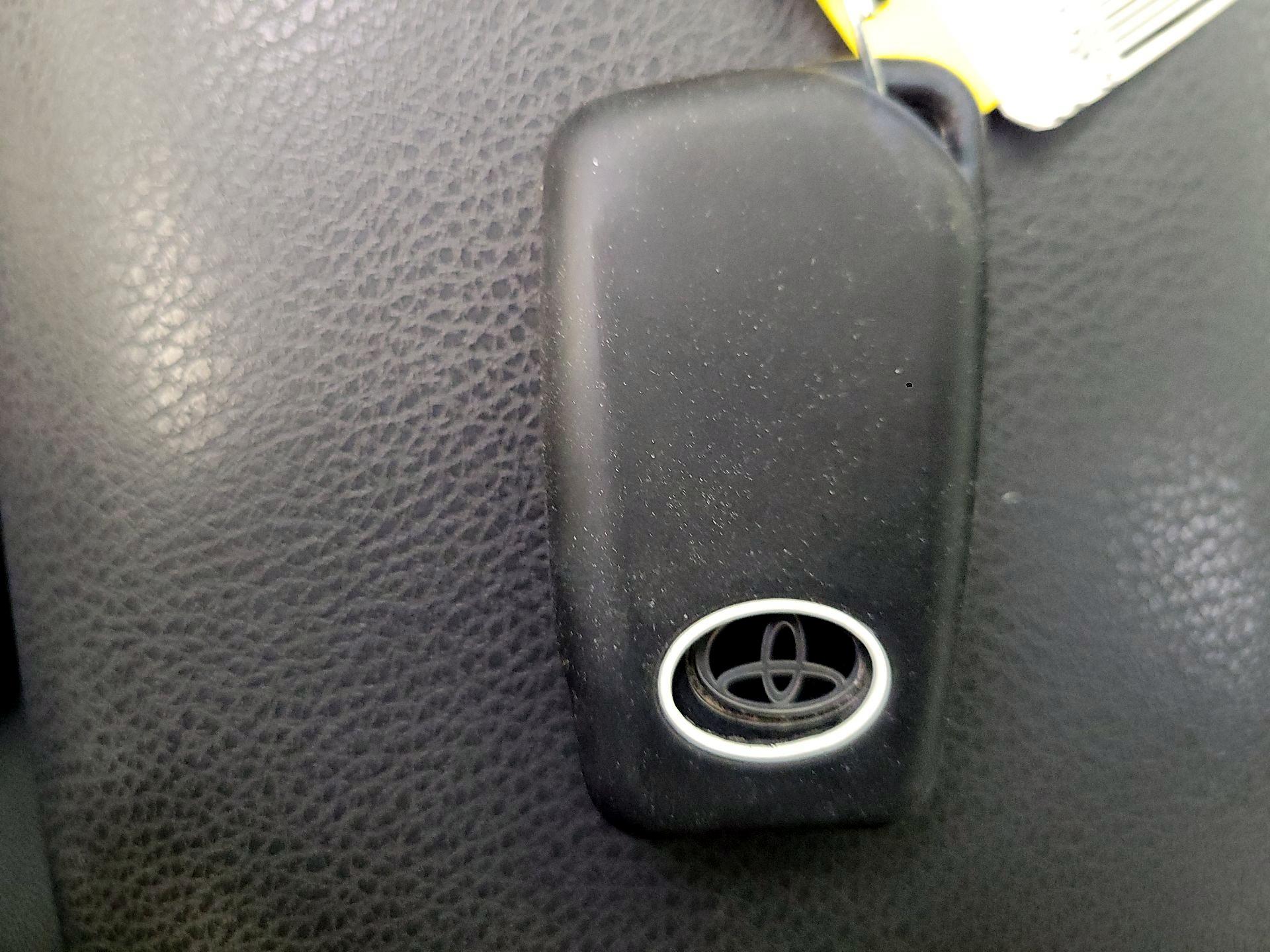 Thumbnail: 2020 Toyota Camry - 20