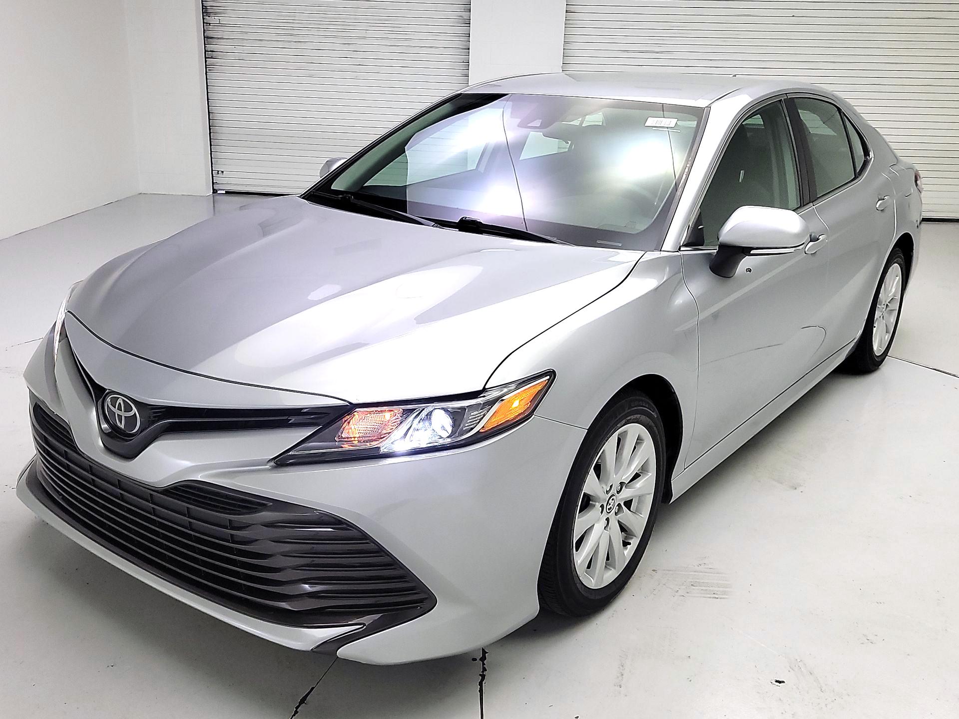 Thumbnail: 2020 Toyota Camry - 3