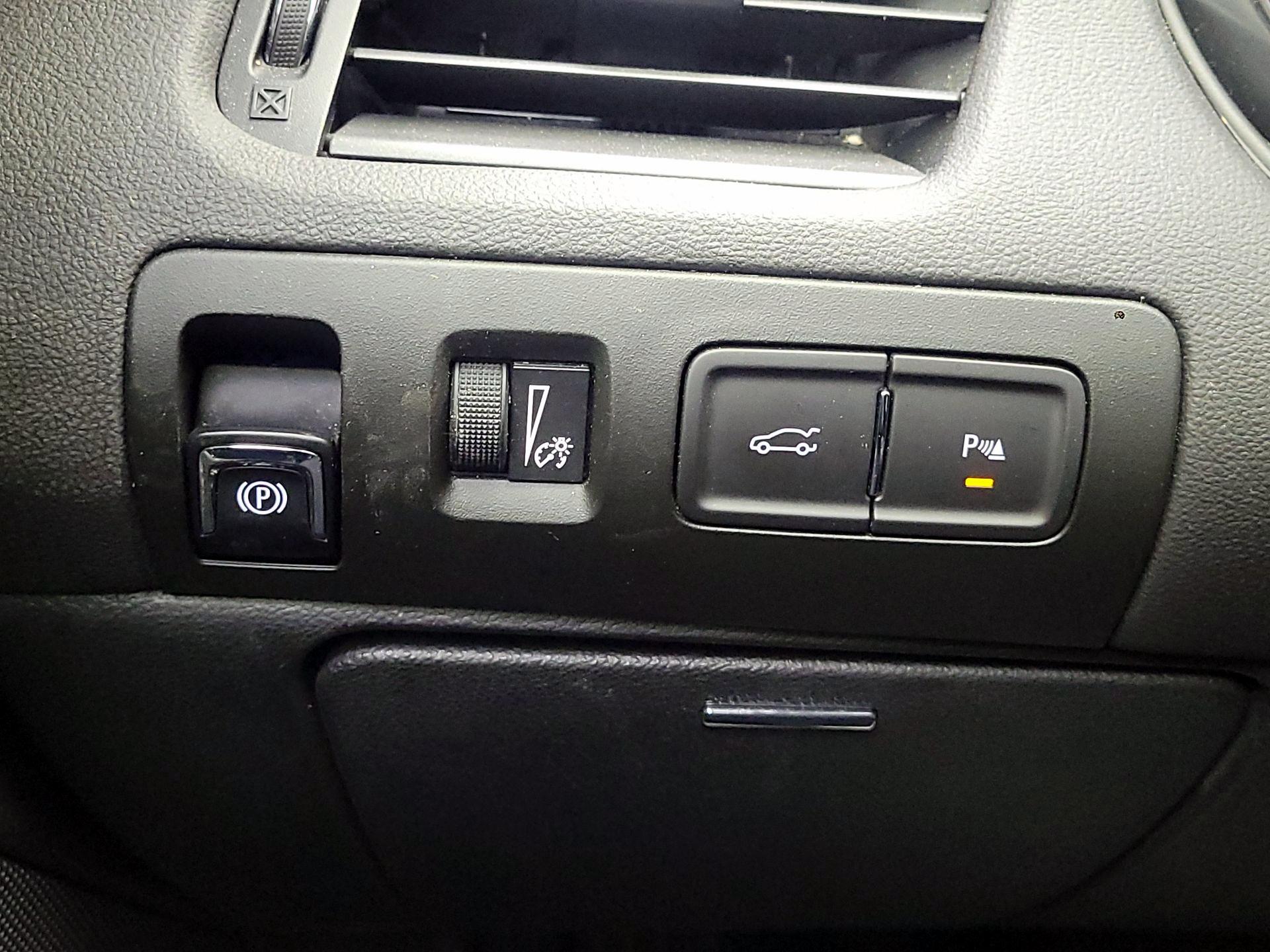 Thumbnail: 2017 Chevrolet Impala - 11