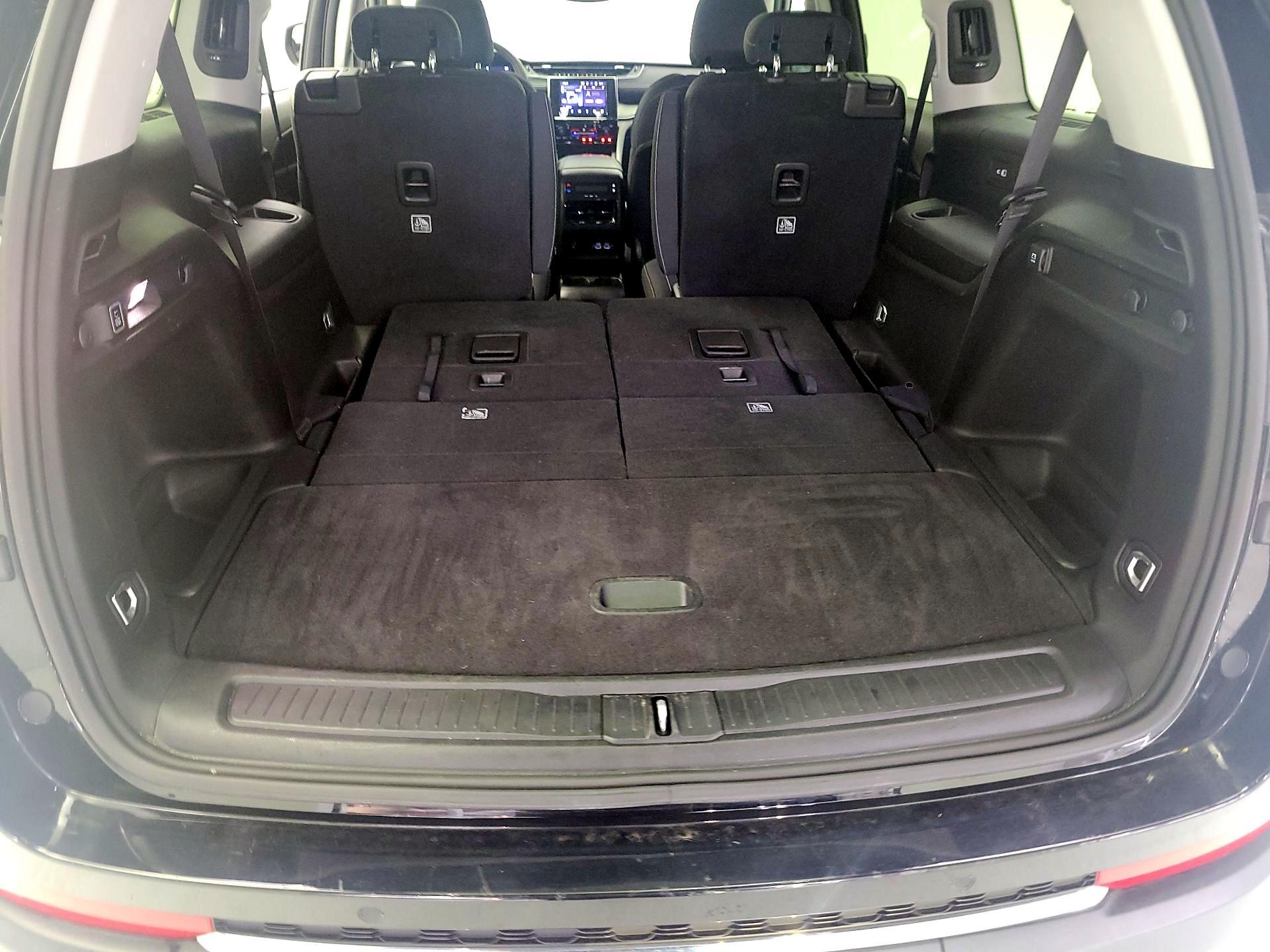 Thumbnail: 2023 Jeep Grand Cherokee L - 20