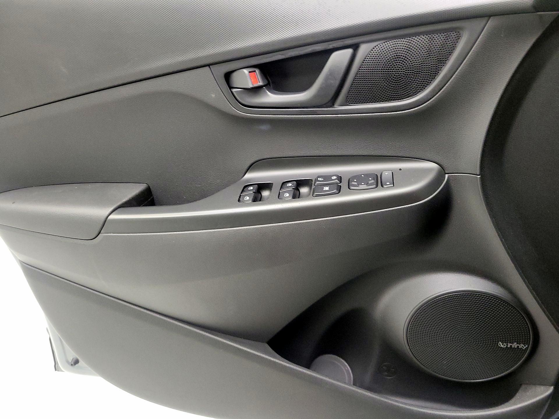 Thumbnail: 2020 Hyundai Kona - 10