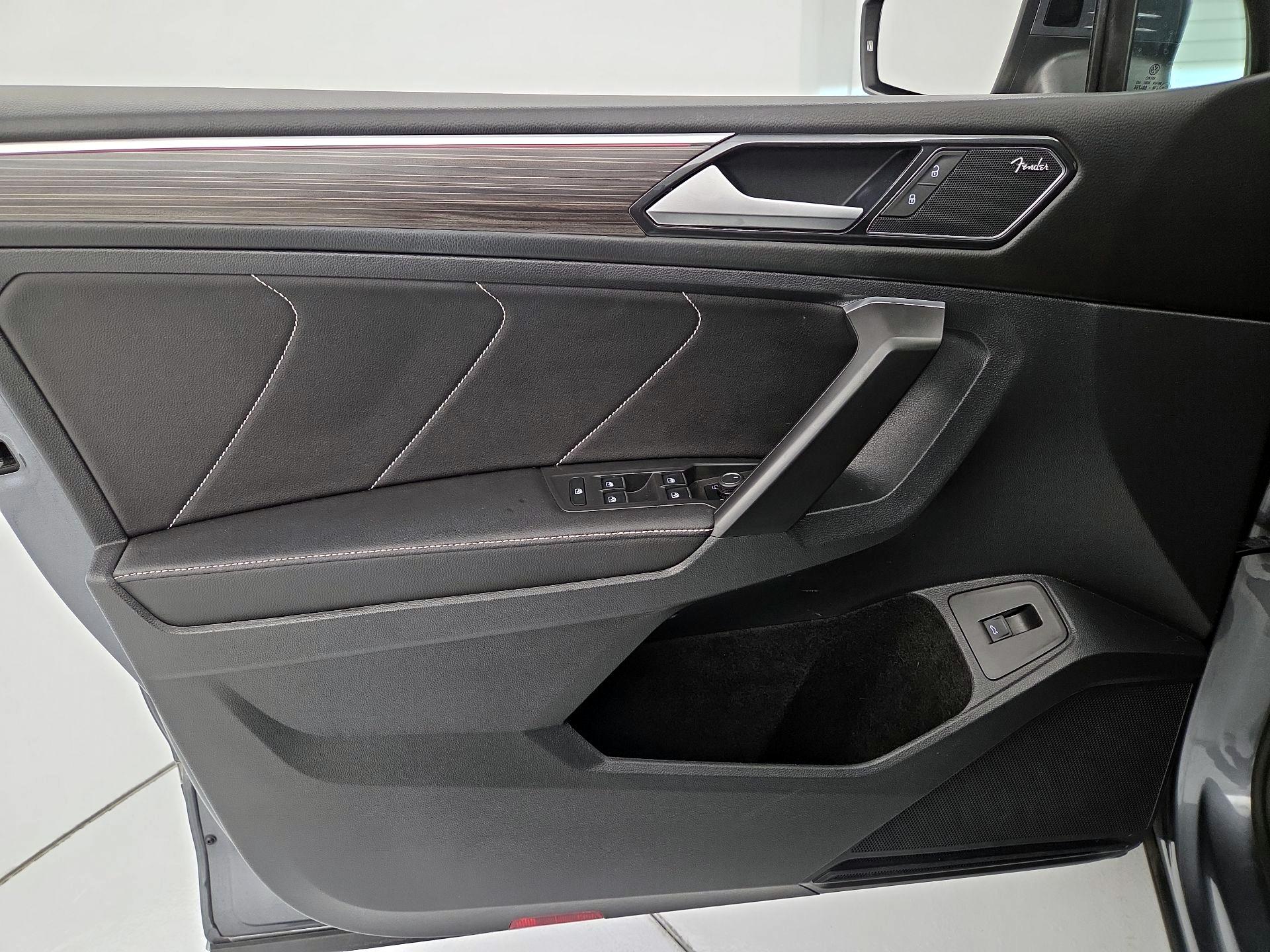 Thumbnail: 2022 Volkswagen Tiguan - 12