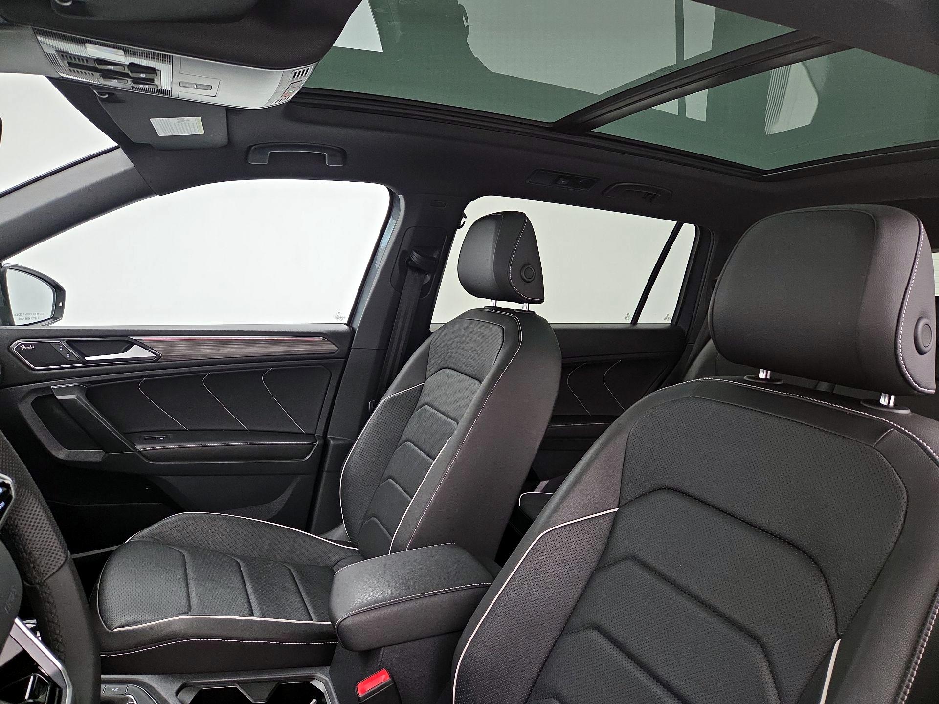 Thumbnail: 2022 Volkswagen Tiguan - 20