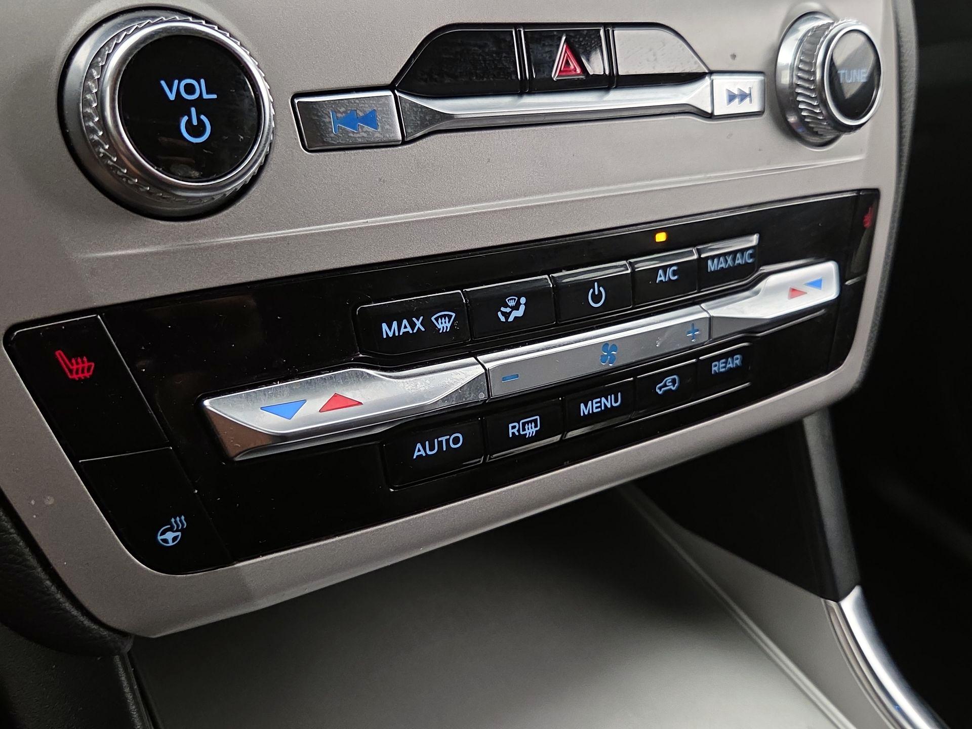 Thumbnail: 2023 Ford Explorer - 16