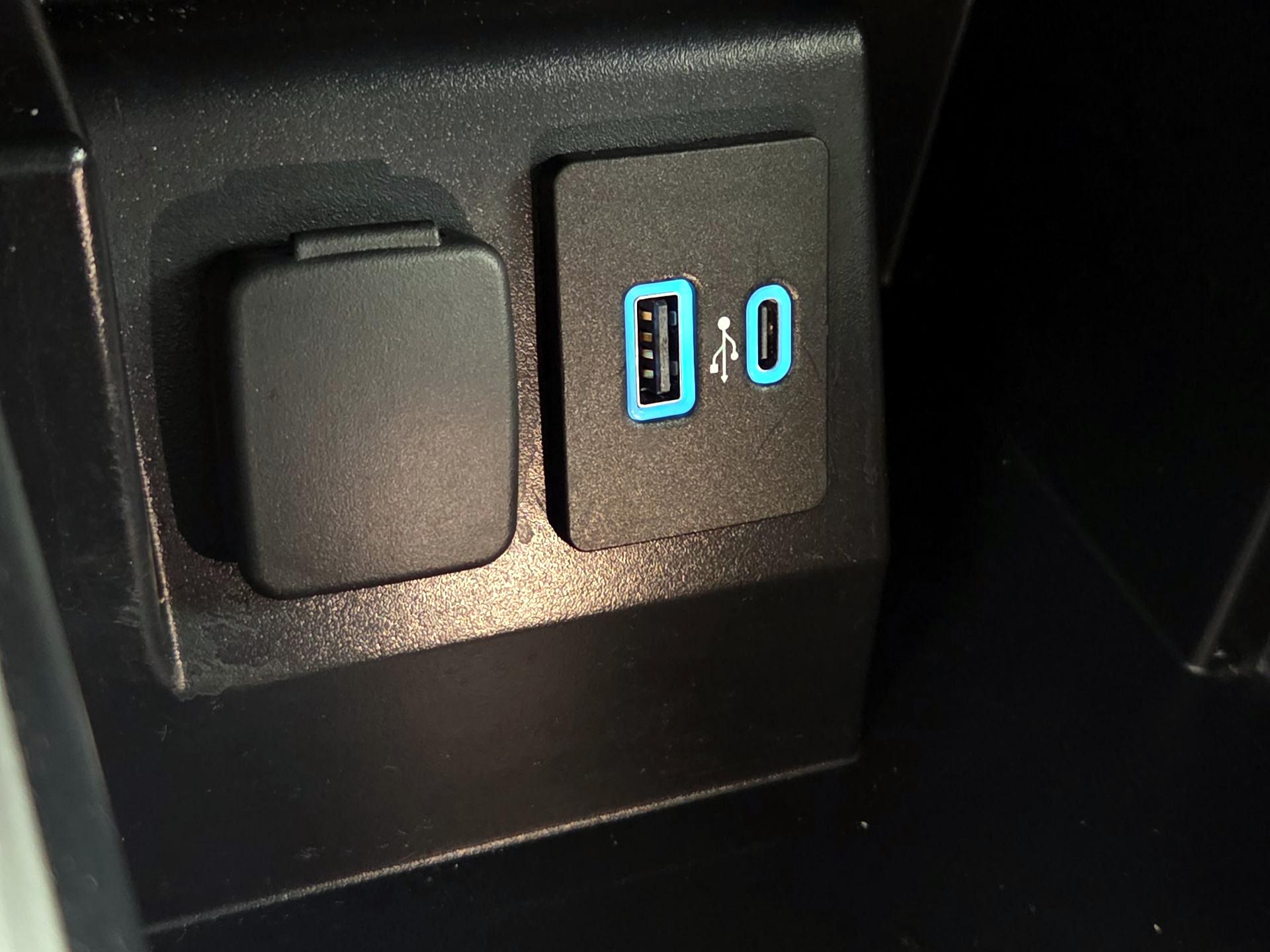 Thumbnail: 2023 Ford Explorer - 18