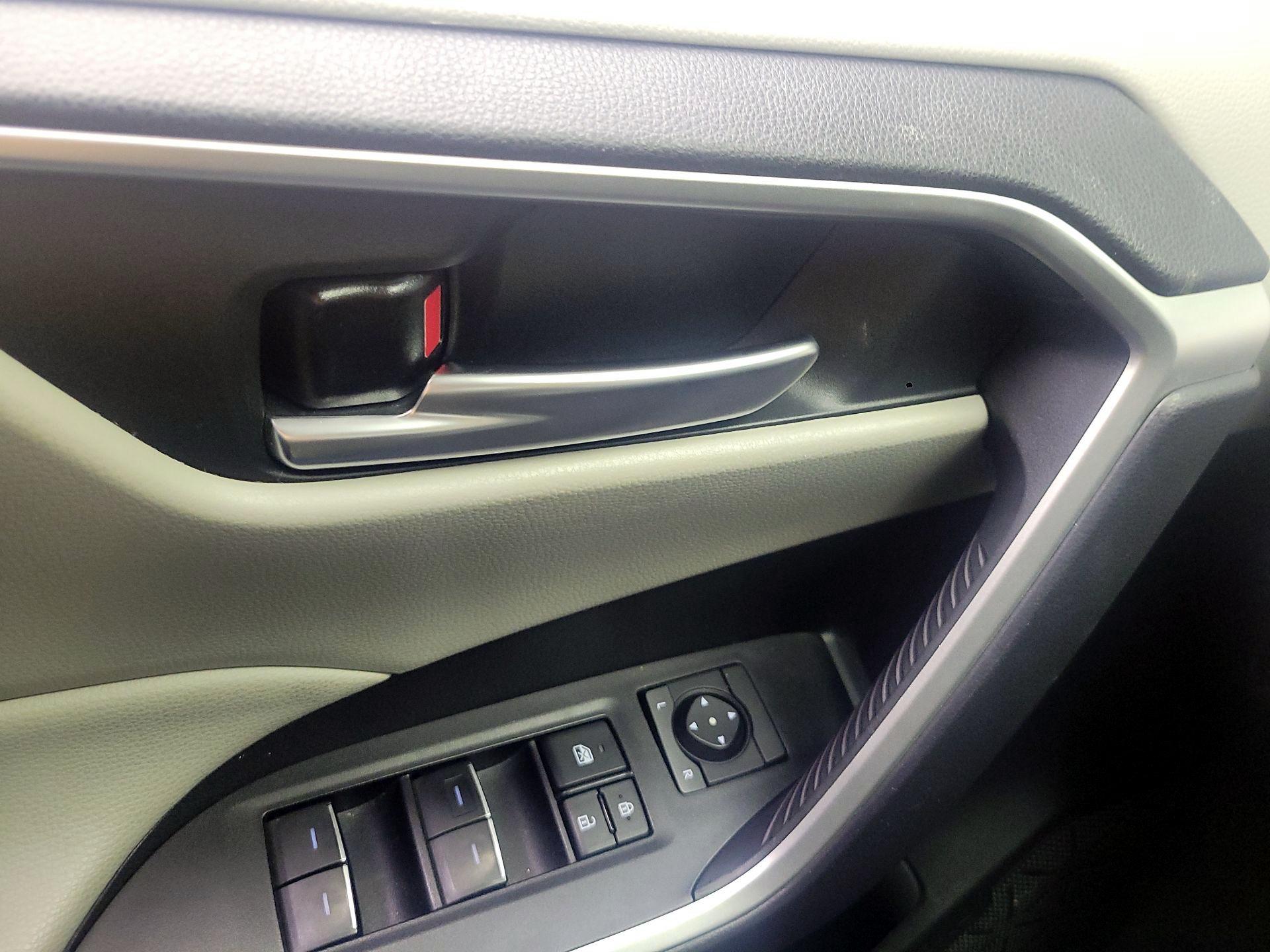 Thumbnail: 2024 Toyota RAV4 - 10