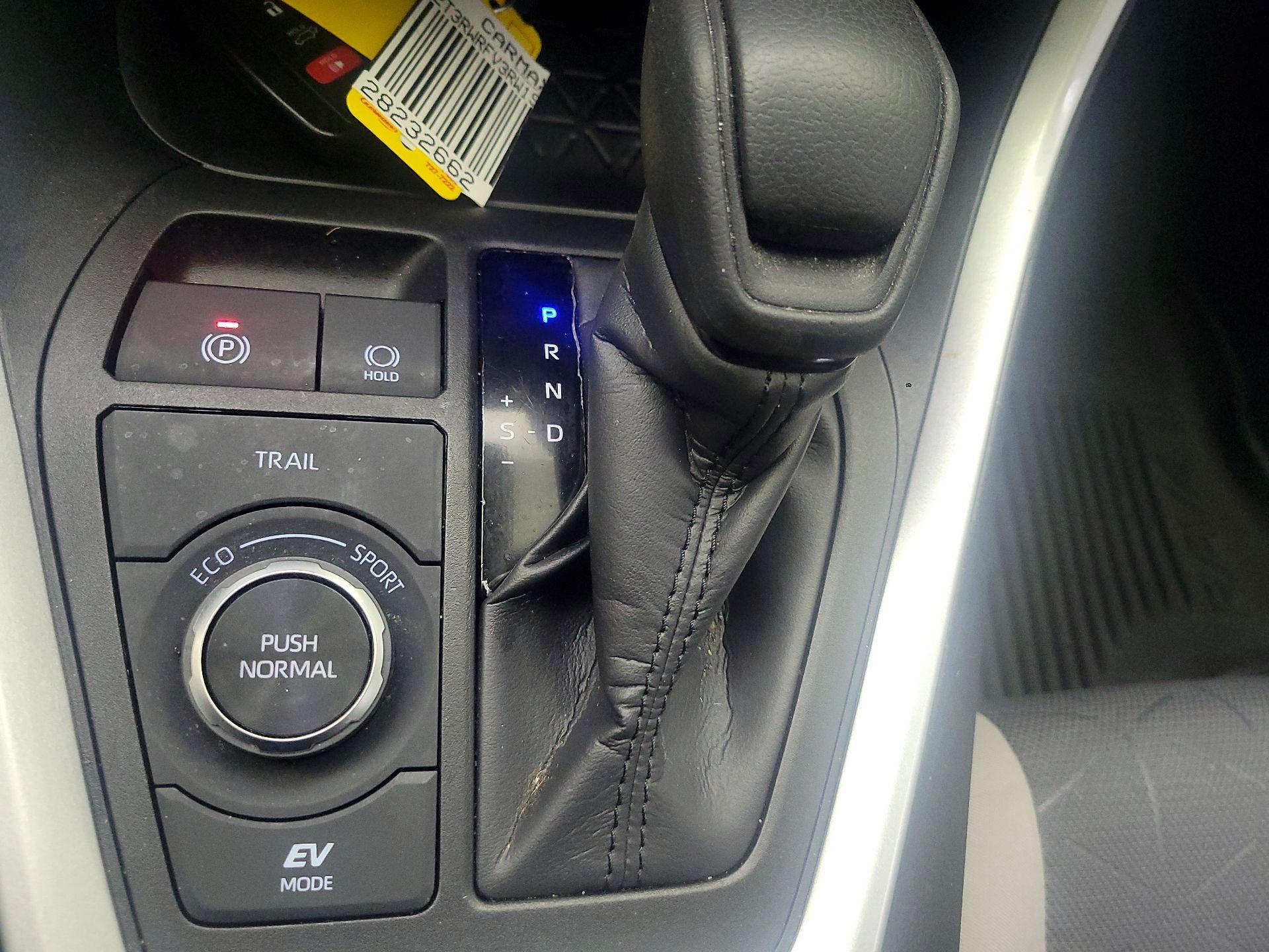 Thumbnail: 2024 Toyota RAV4 - 16