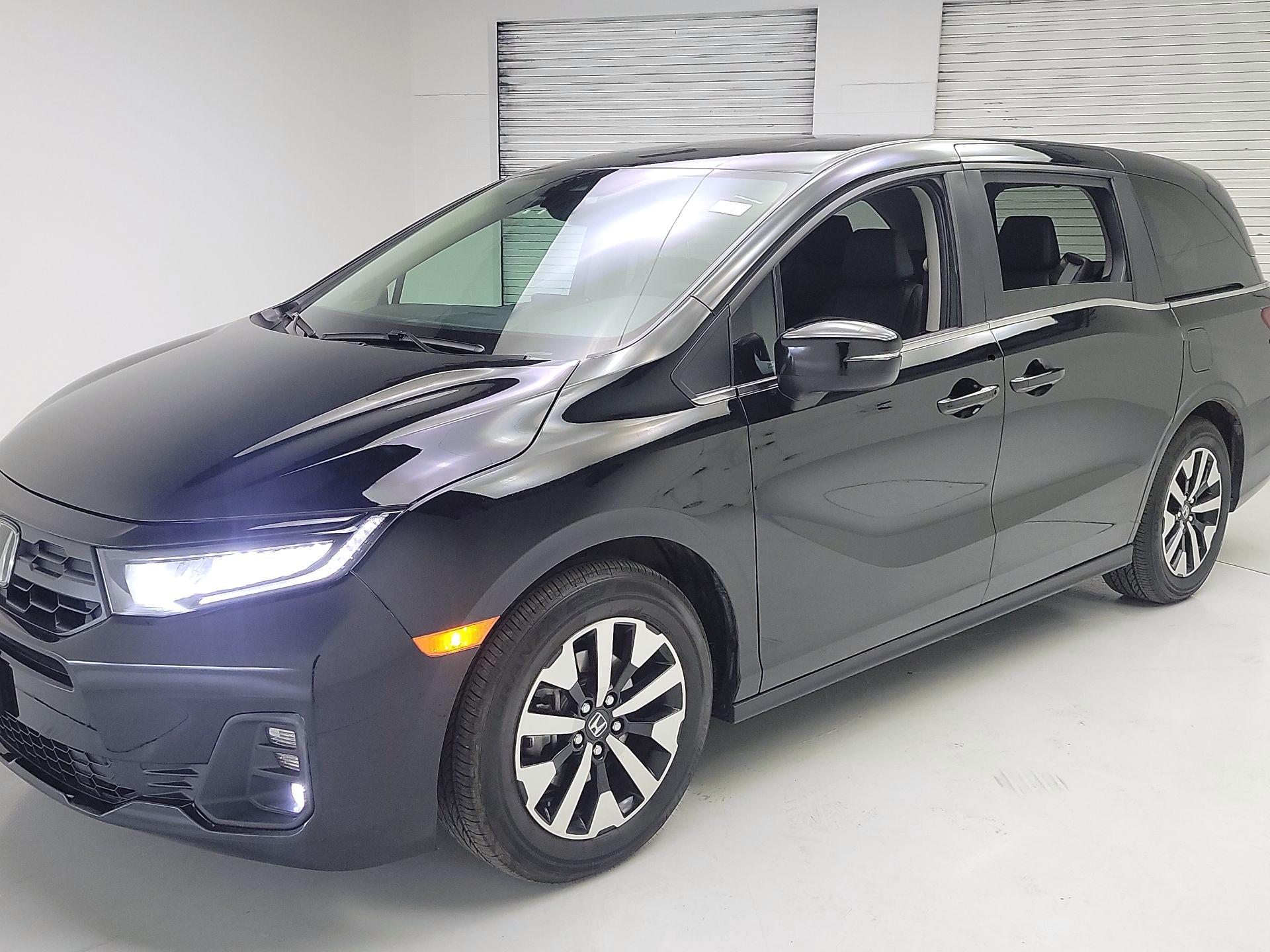 Thumbnail: 2026 Honda Odyssey - 3