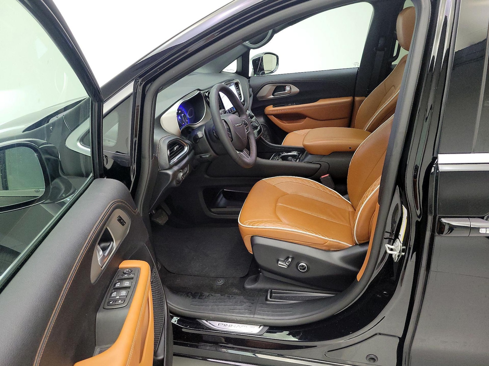 2024 Chrysler Pacifica Pinnacle - Photo 10